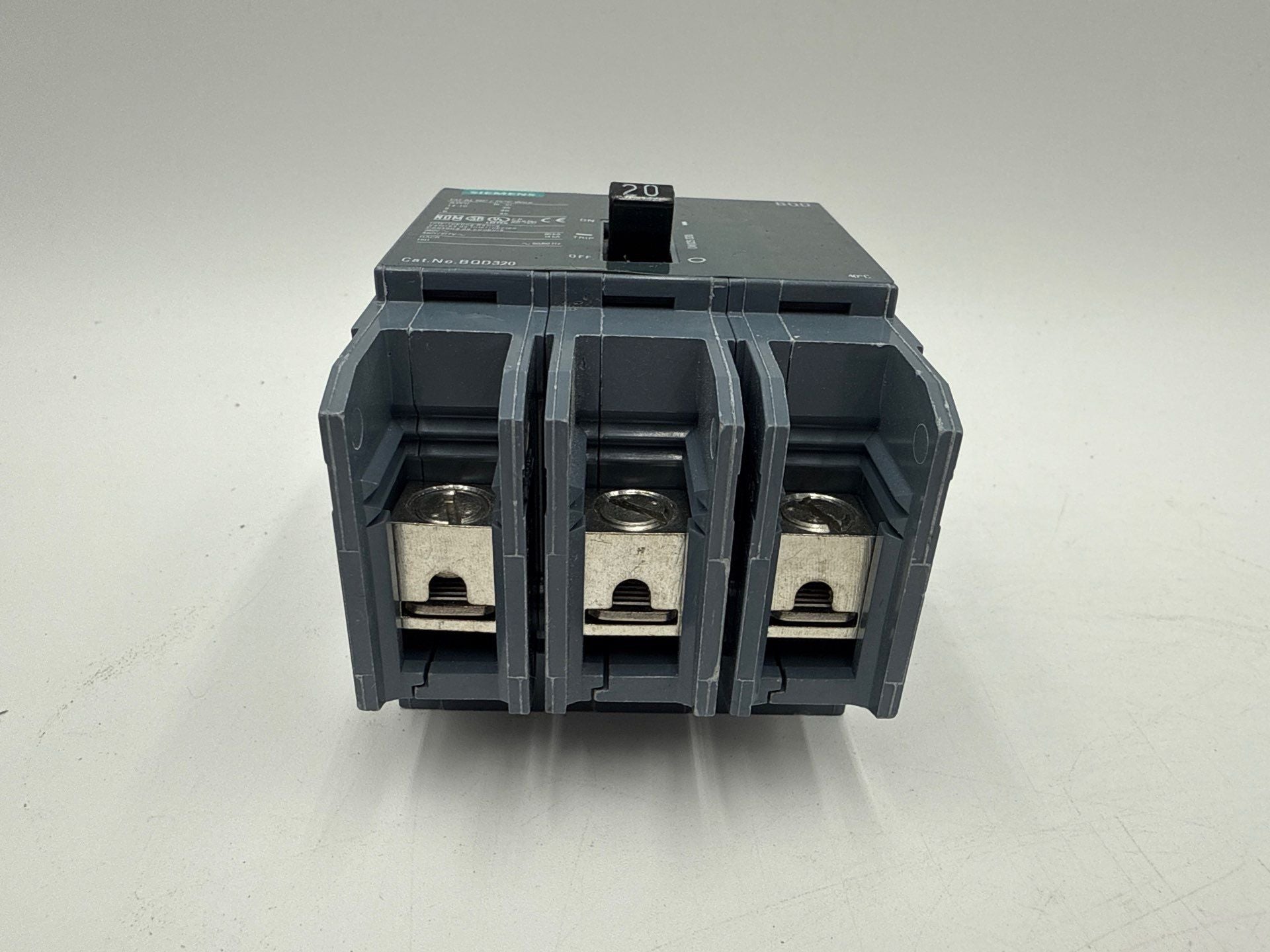 Siemens BQD320 Circuit Breaker 20A 3P 480V BQD 20 Amp 3 Pole Bolt On Used