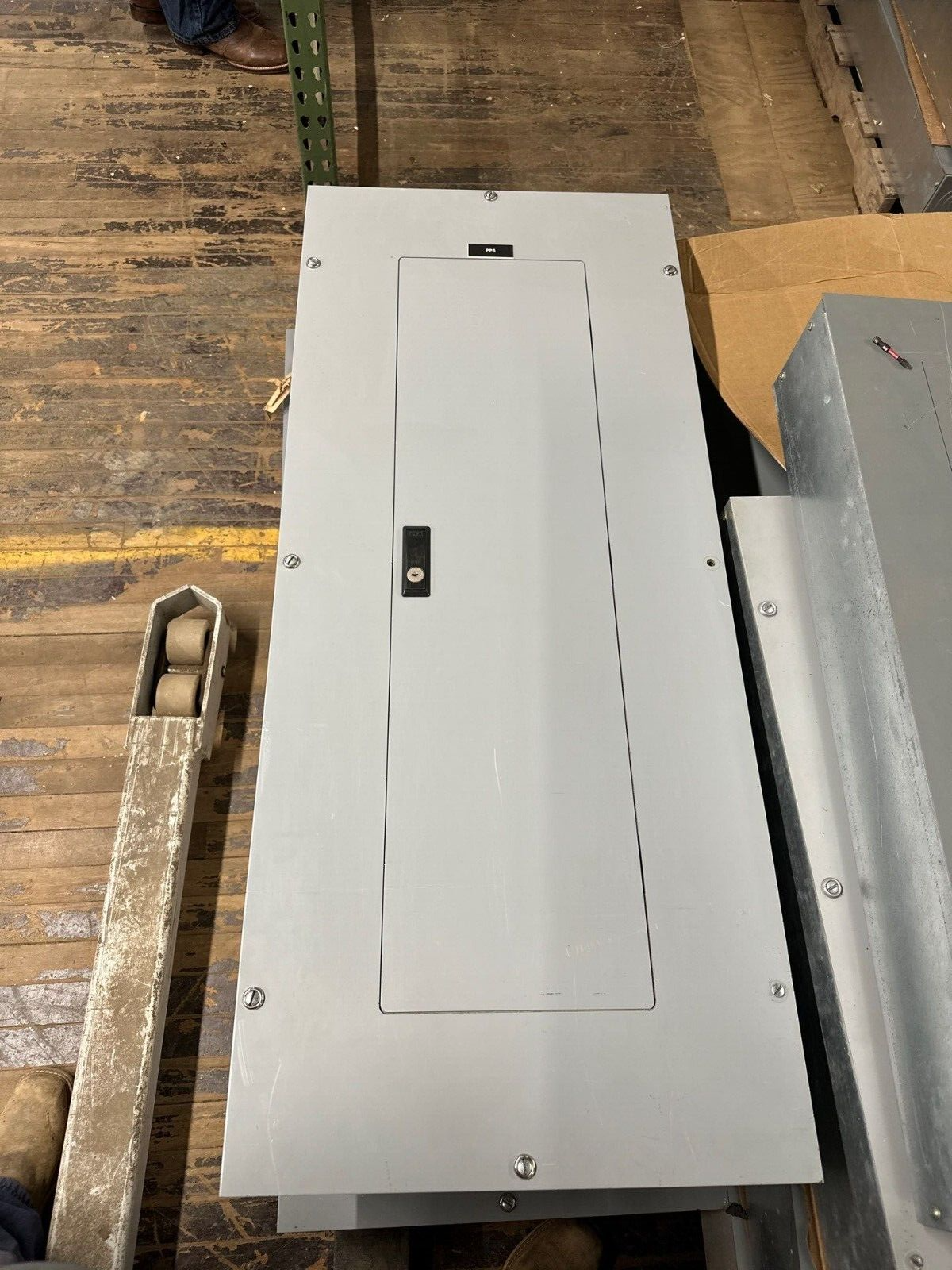 Cutler Hammer PRL1A Panelboard 100A 120/208V 3PH 4W Main Lug MLO 42 Cir 100 Amp P116 Used