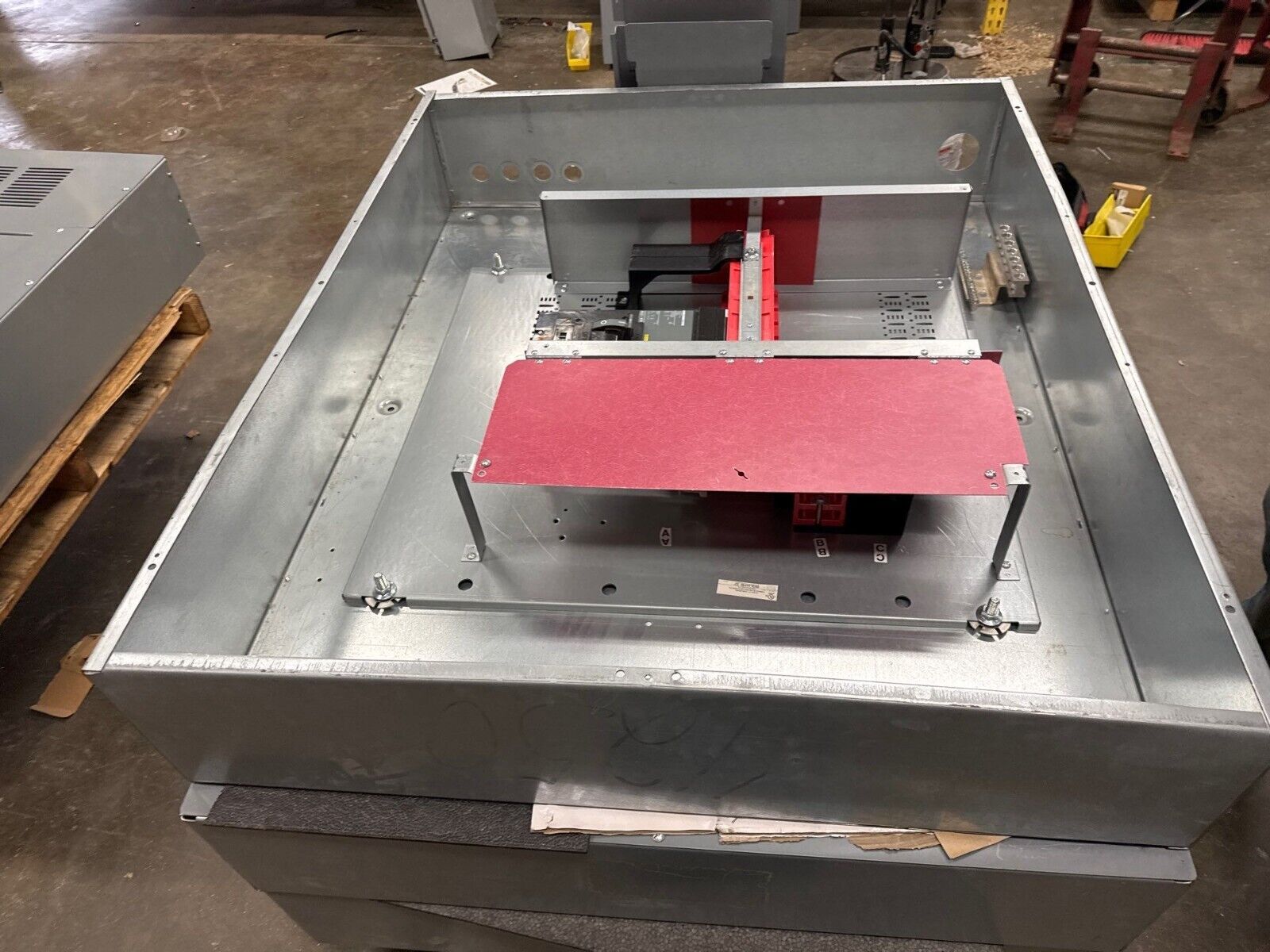 Square D I-Line Panelboard 300A 208/120V 3PH 4W 18 Cir Indoor Encl LA36300 MCB P438 Used