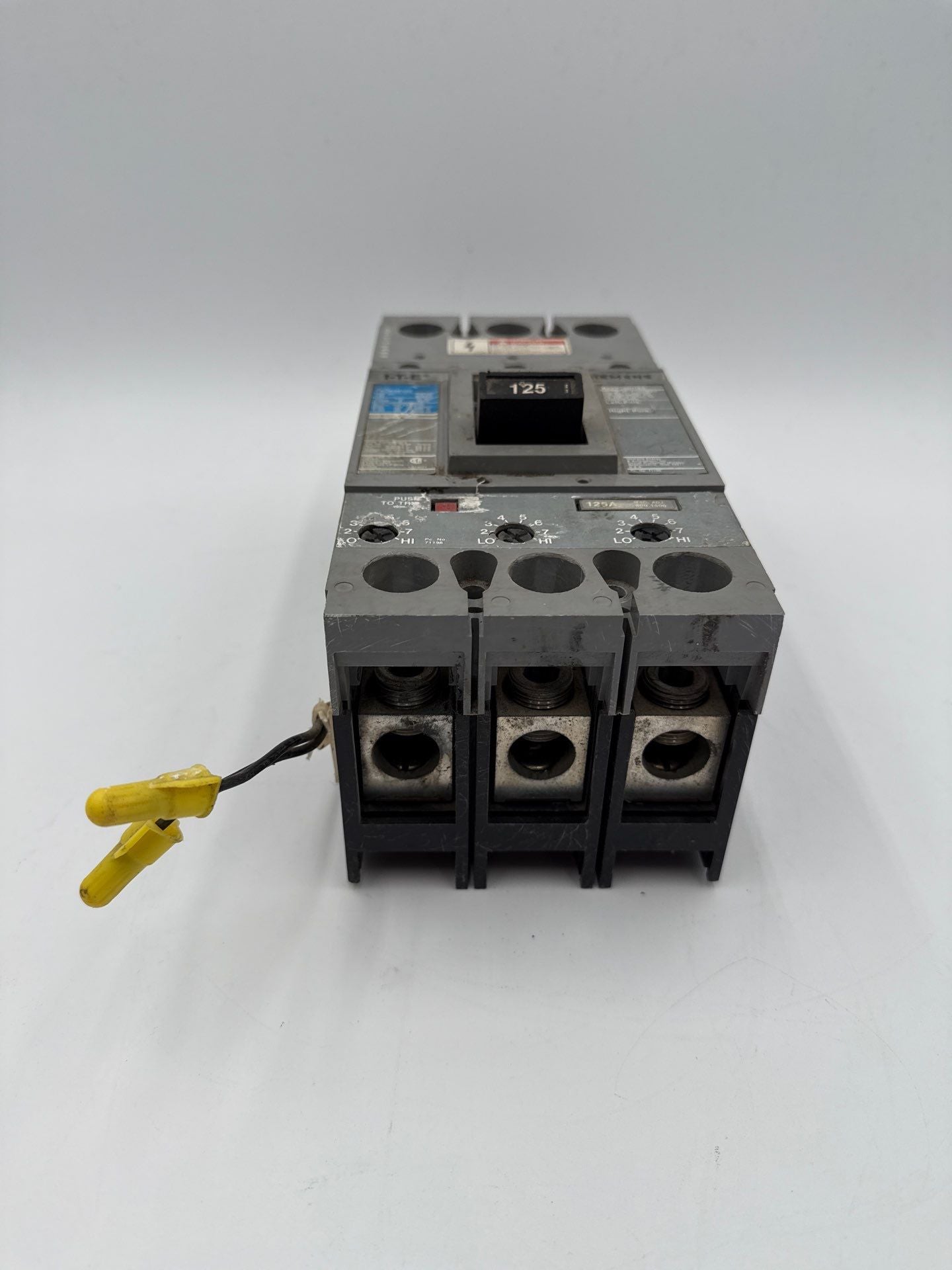 Siemens FXD63B125 Circuit Breaker 125A 3P 600V FXD Shunt 125 Amp 3 Pole Used