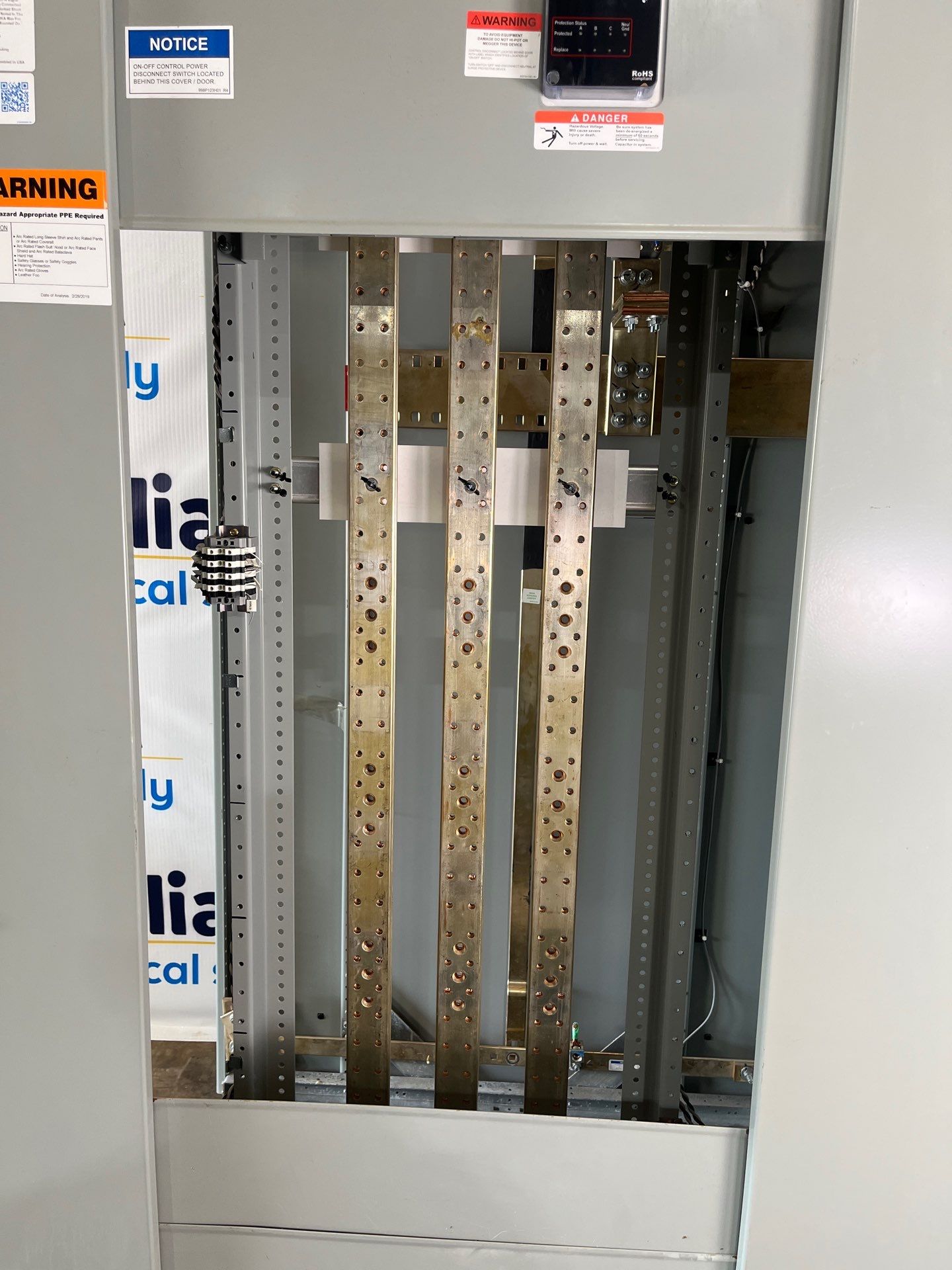 Eaton PRLC Switchboard 1200A 208/120V 3PH 4W NGH312039E LSIG Maintenance Mode Used