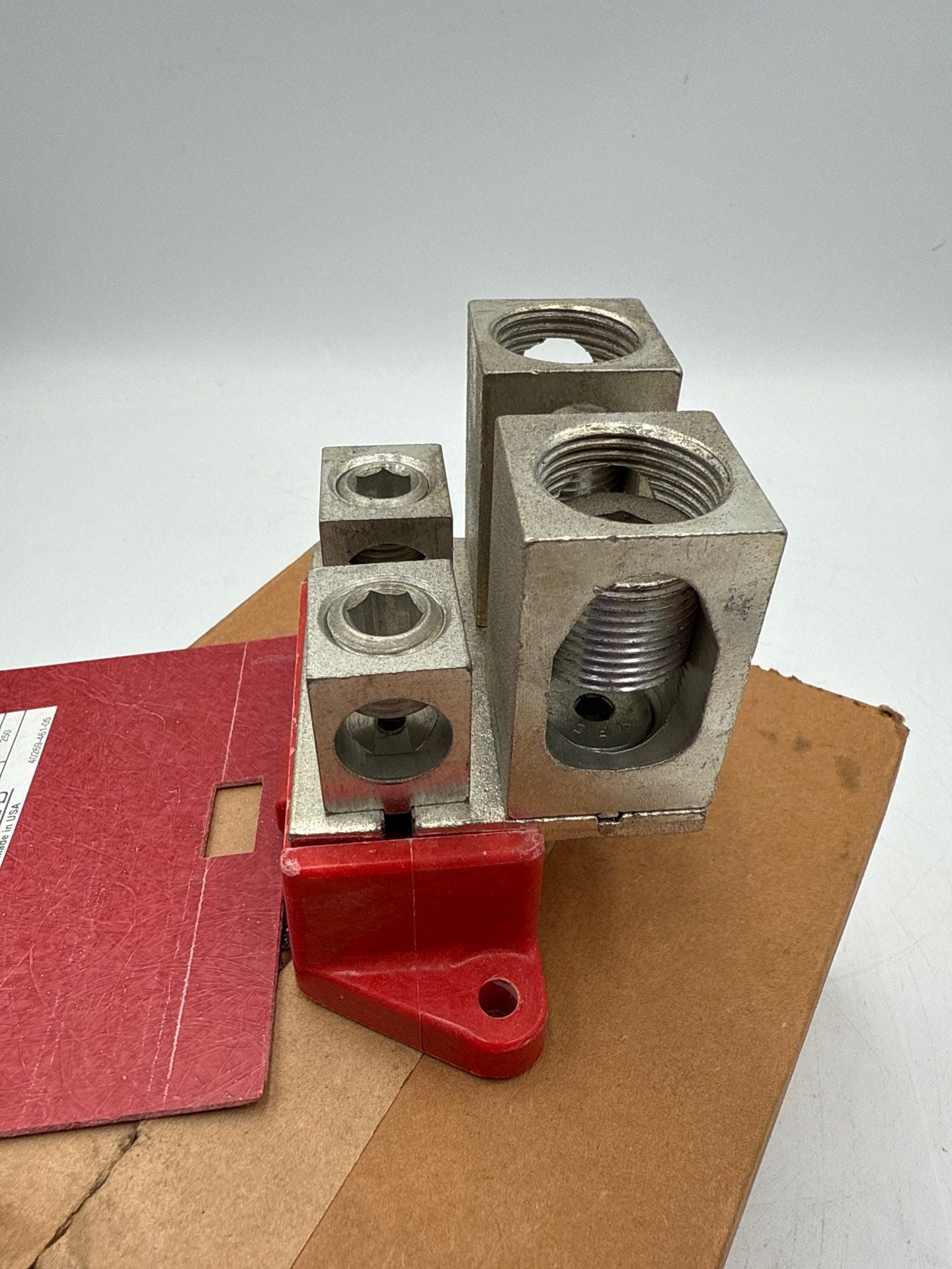 Square D SN400LA Series B04 Groundable Neutral Assembly 400 AMP 1AWG to 250kcmil New