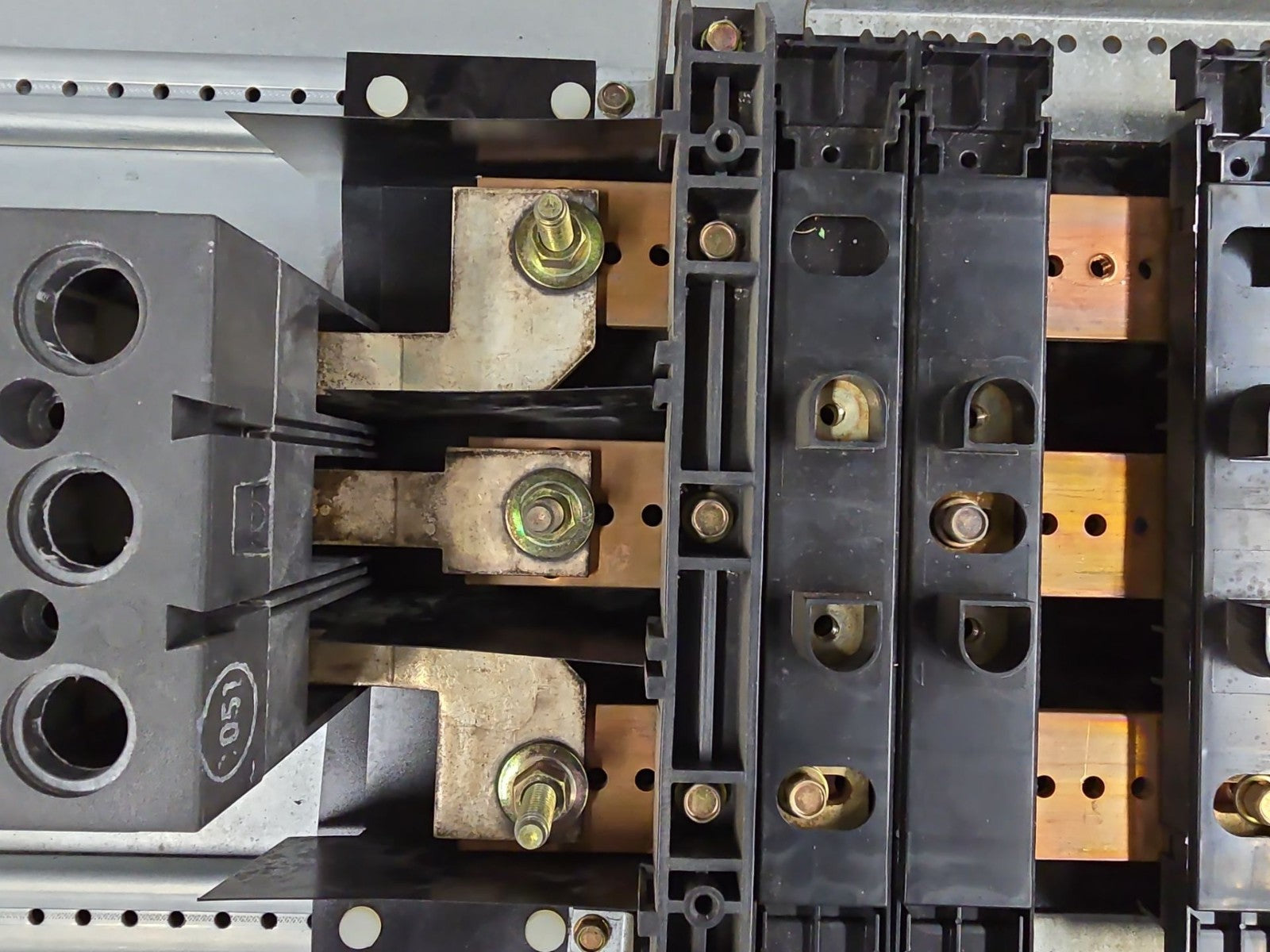 GE ADF3482GTX Panelboard 225A 480V 3PH 3W 48 Cir MCB Panel 225 Amp SFPA36AT0250