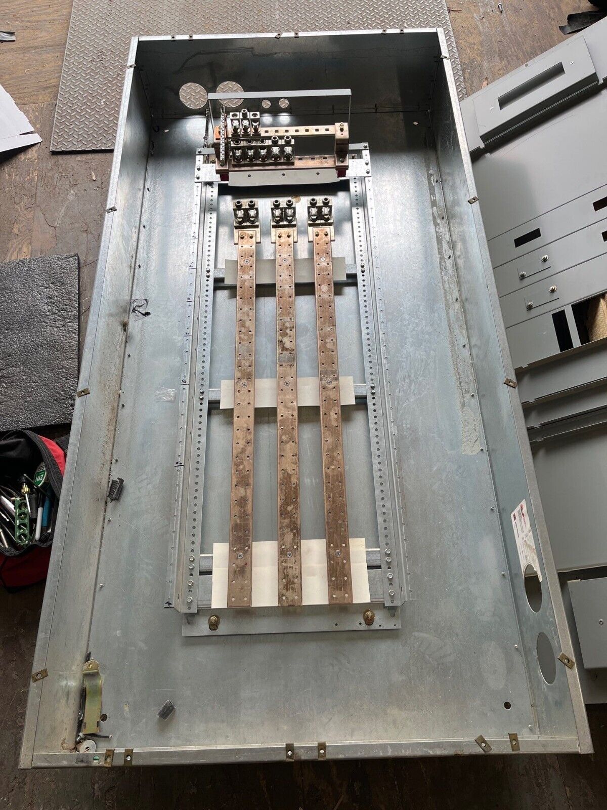 Eaton PRL4B Panelboard 600A 480Y/277V 3PH 4W MLO PRL4 Indoor BX3673 600 Amp P664 Used