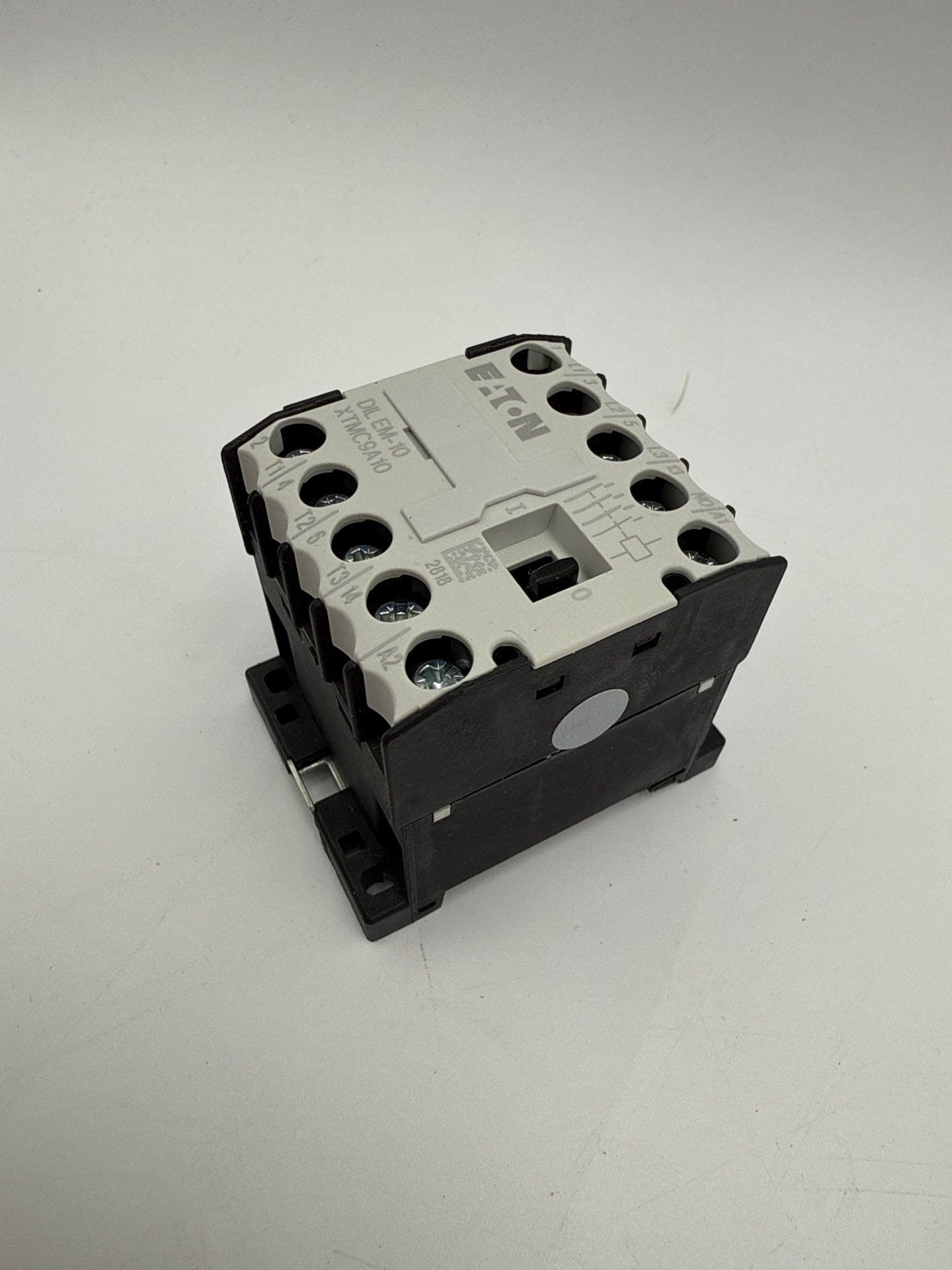 Eaton XTMC9A10A Contactor DILEM-10 Coil 110/120V 3PST-NO 3P 5HP 690V DIN New
