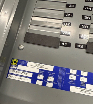 Square D NQOD442L225CU Panelboard 225A 240V 3PH 4W 42 Cir Indoor Encl MCB 225Amp P637 Used