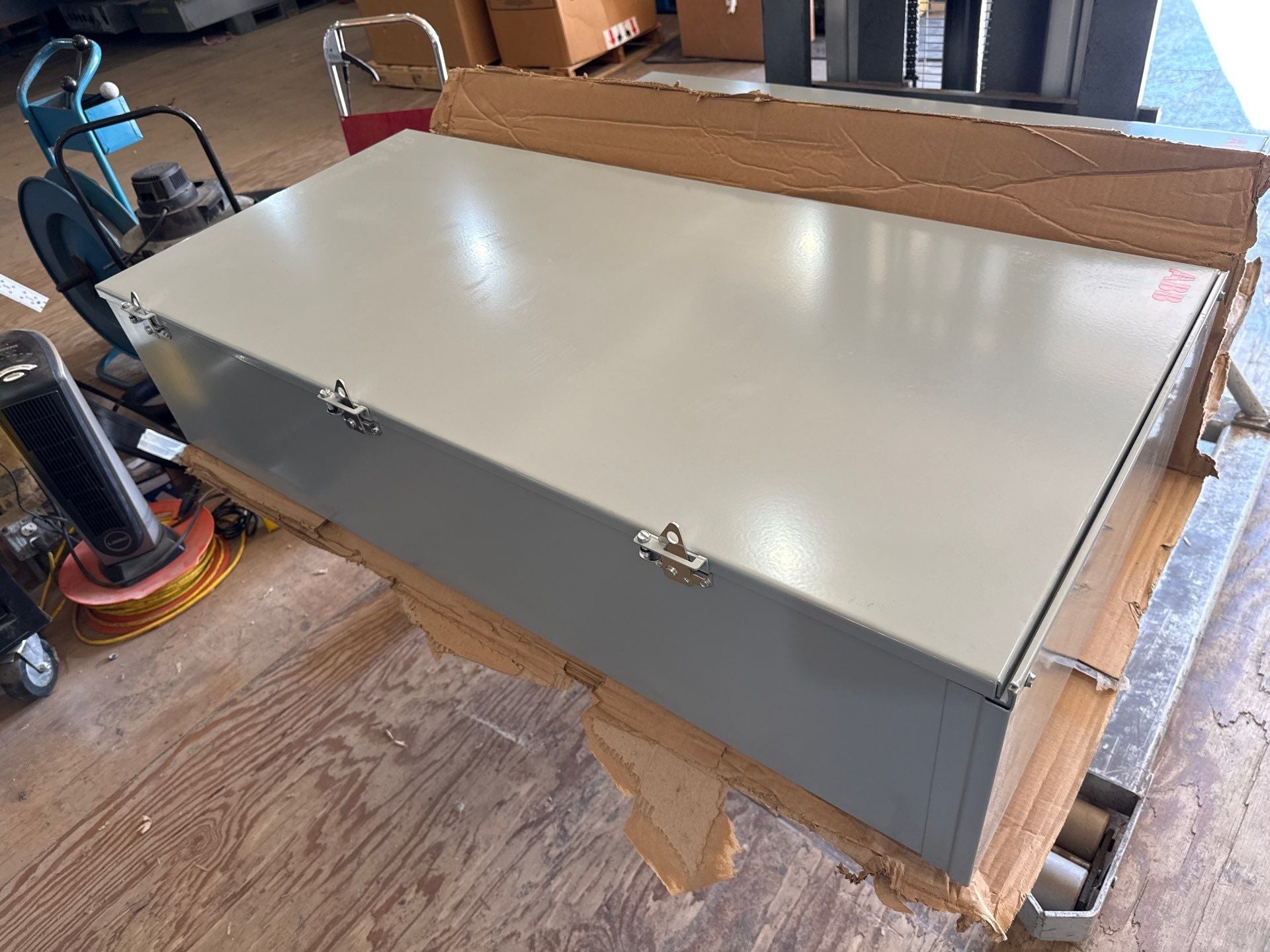 ABB XT7ENCL1200R Circuit Breaker Enclosure 1200A 600V Type 3R Rainproof New