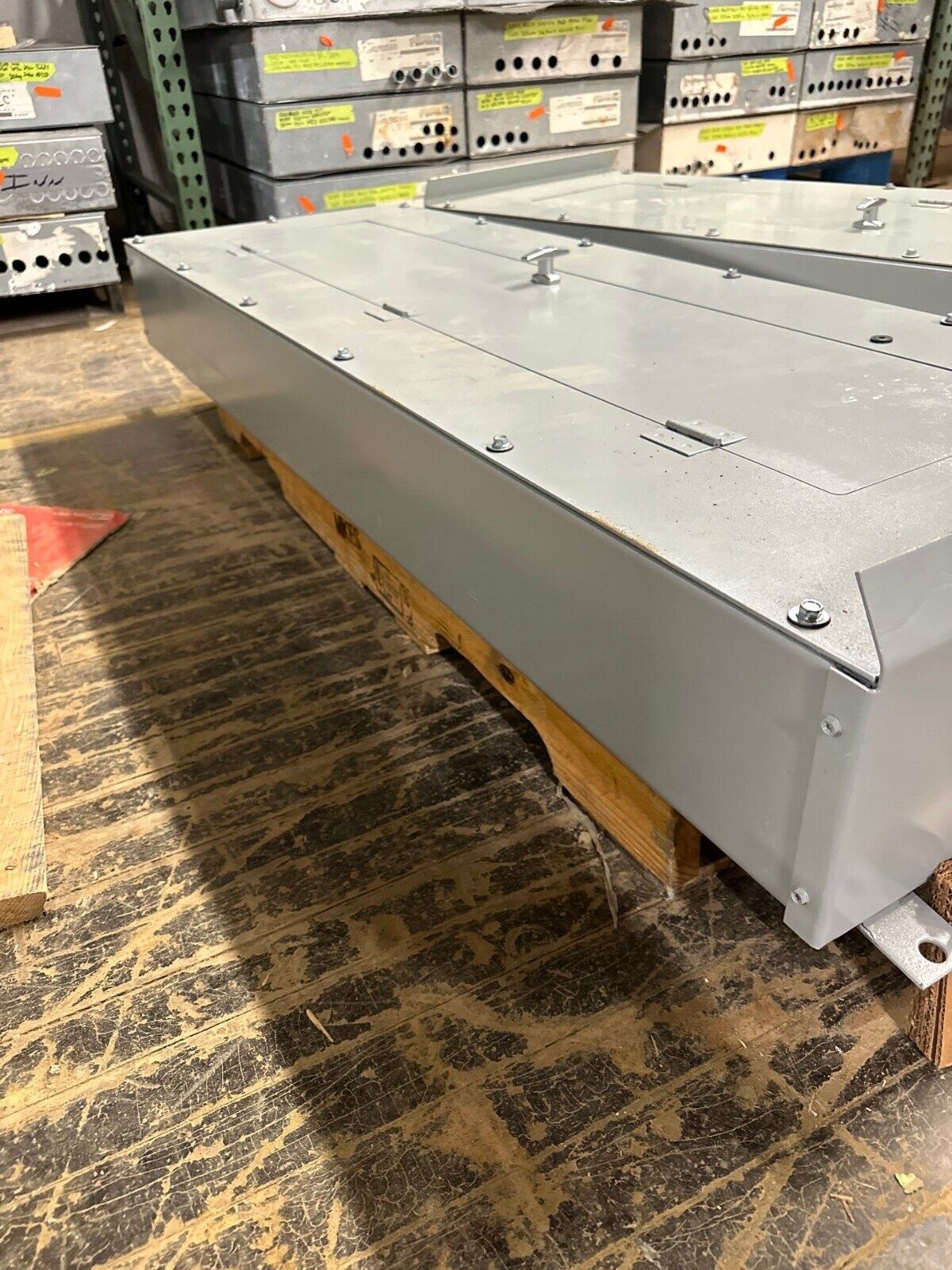 Eaton PRL3A Panelboard 400A 480Y/277V 3PH 4W 3R Outdoor Encl MLO 18 Cir Main Lug P281 Used