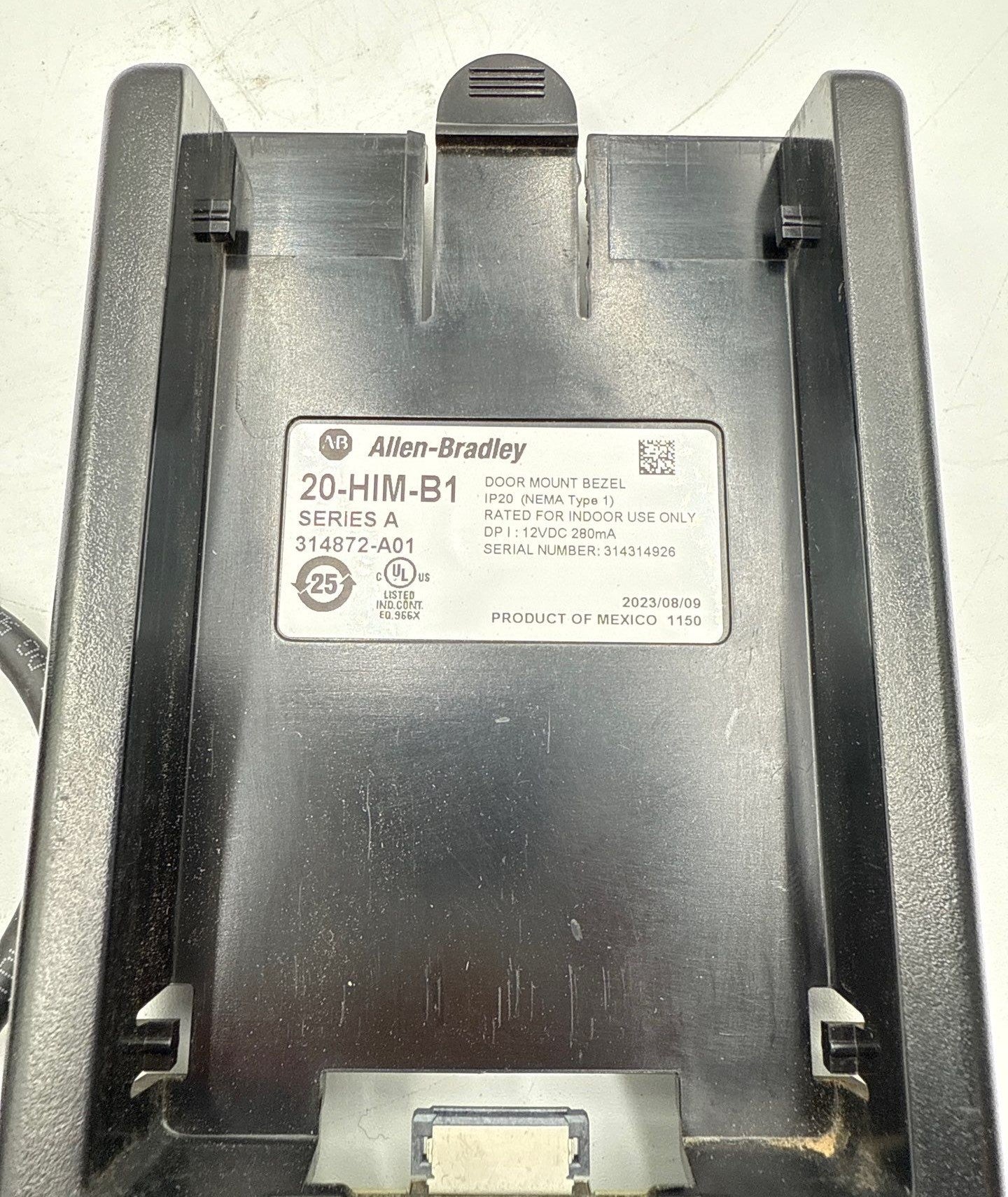 Allen-Bradley 20-HIM-B1 PowerFlex Door Mount Bezel SER A Cable A22105-134-03 Used