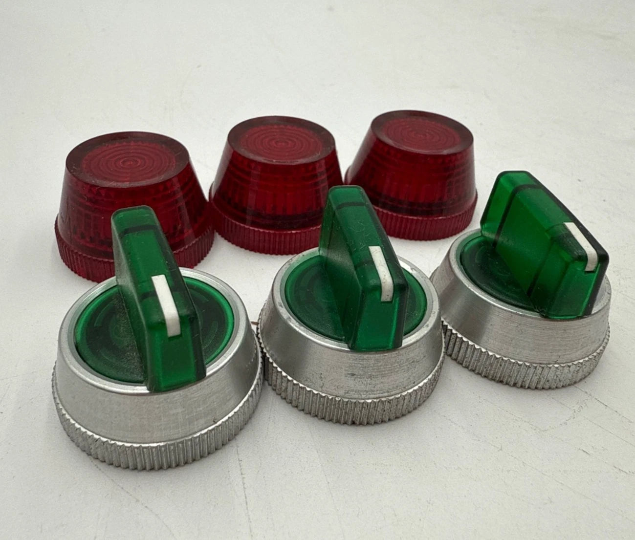 3PC Allen Bradley 800H-N154G Green Switch Knob 3PC 800T-N26R Red Pilot Light Cap Used