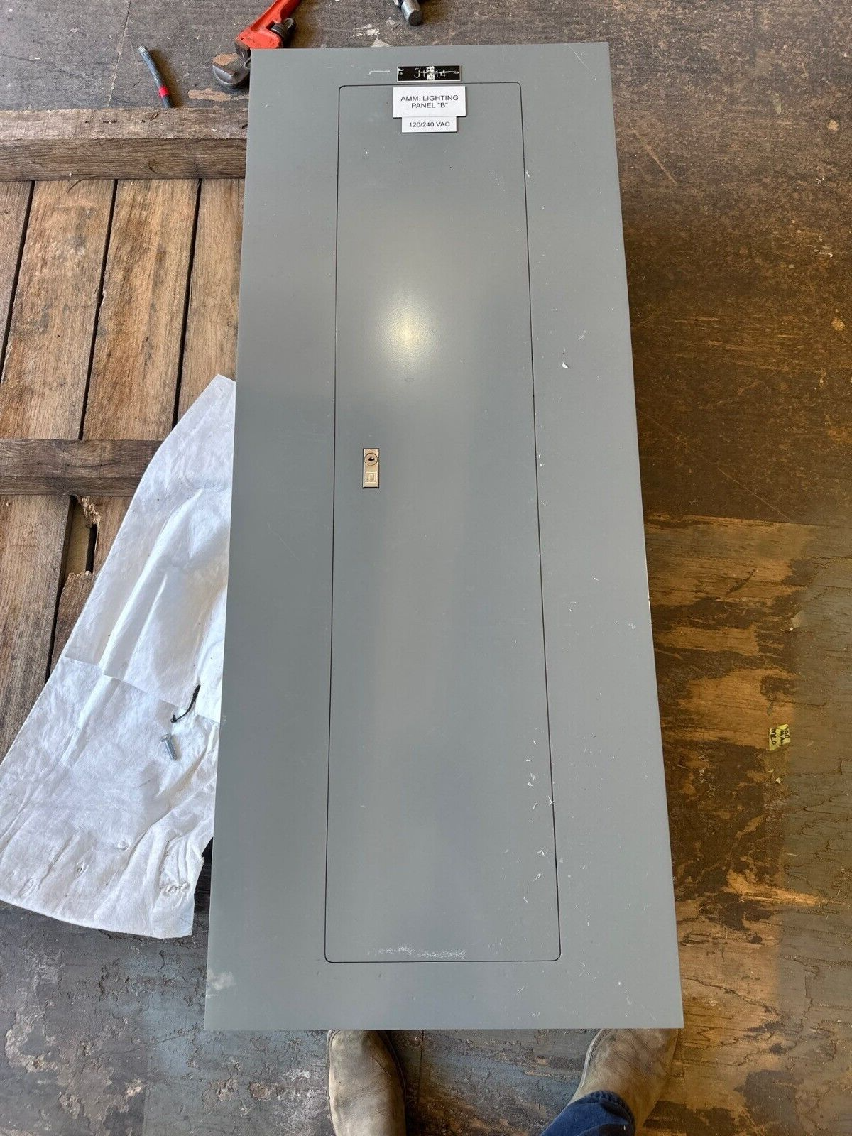 Square D NQOD Panelboard 200A 120/240V 1PH 3W 42 Cir Indoor Encl MCB QBL22200 P533 Used