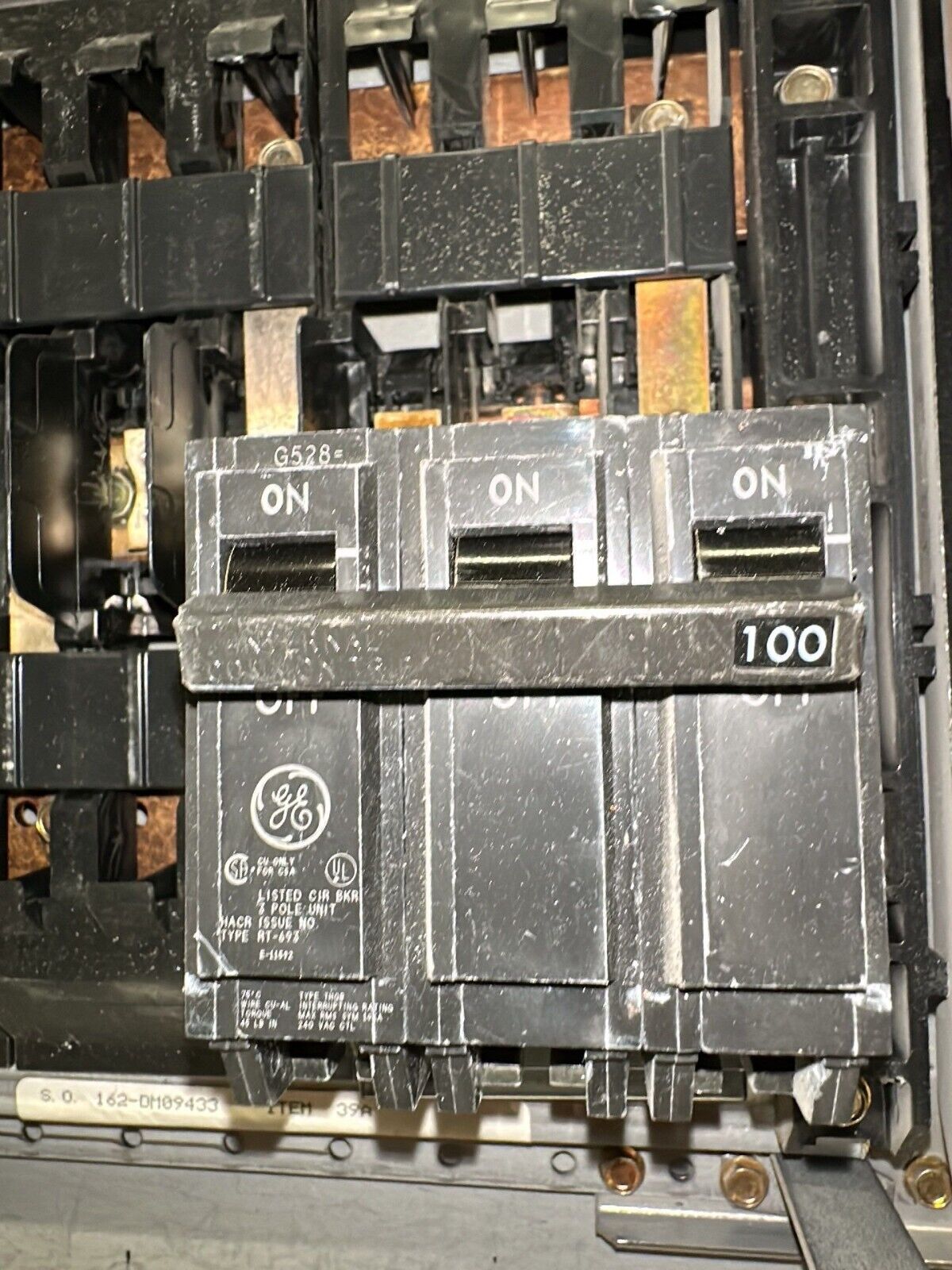 GE AQF3421ABX Panelboard 125A 208Y/120V 3PH 42 CIR Indoor Main THQB32100 MCB P030 Used