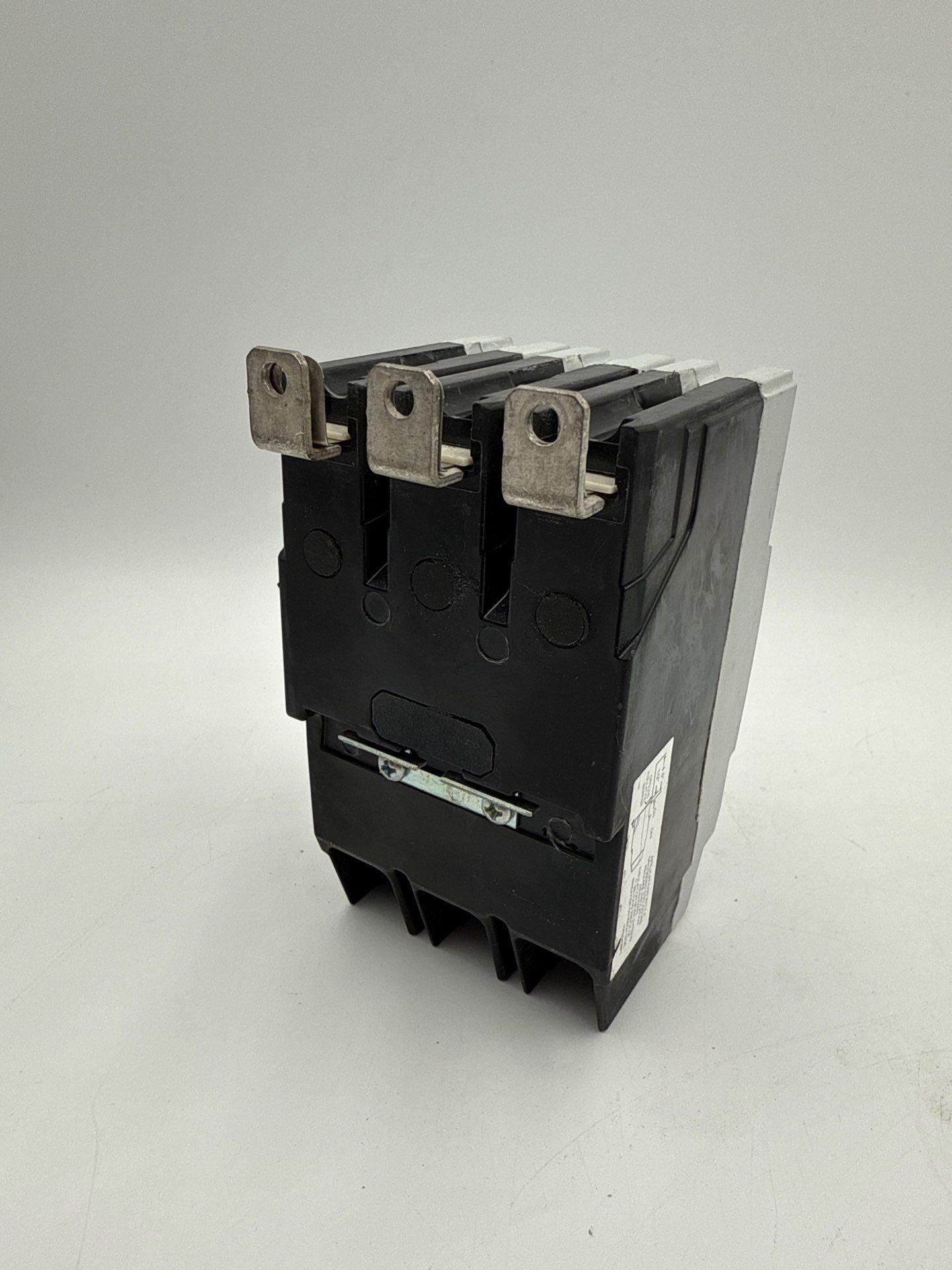 GE TEYL3035B Circuit Breaker 35A 3P 480/277V 3PH TEYL 35 Amp 3 Pole Bolt On Used