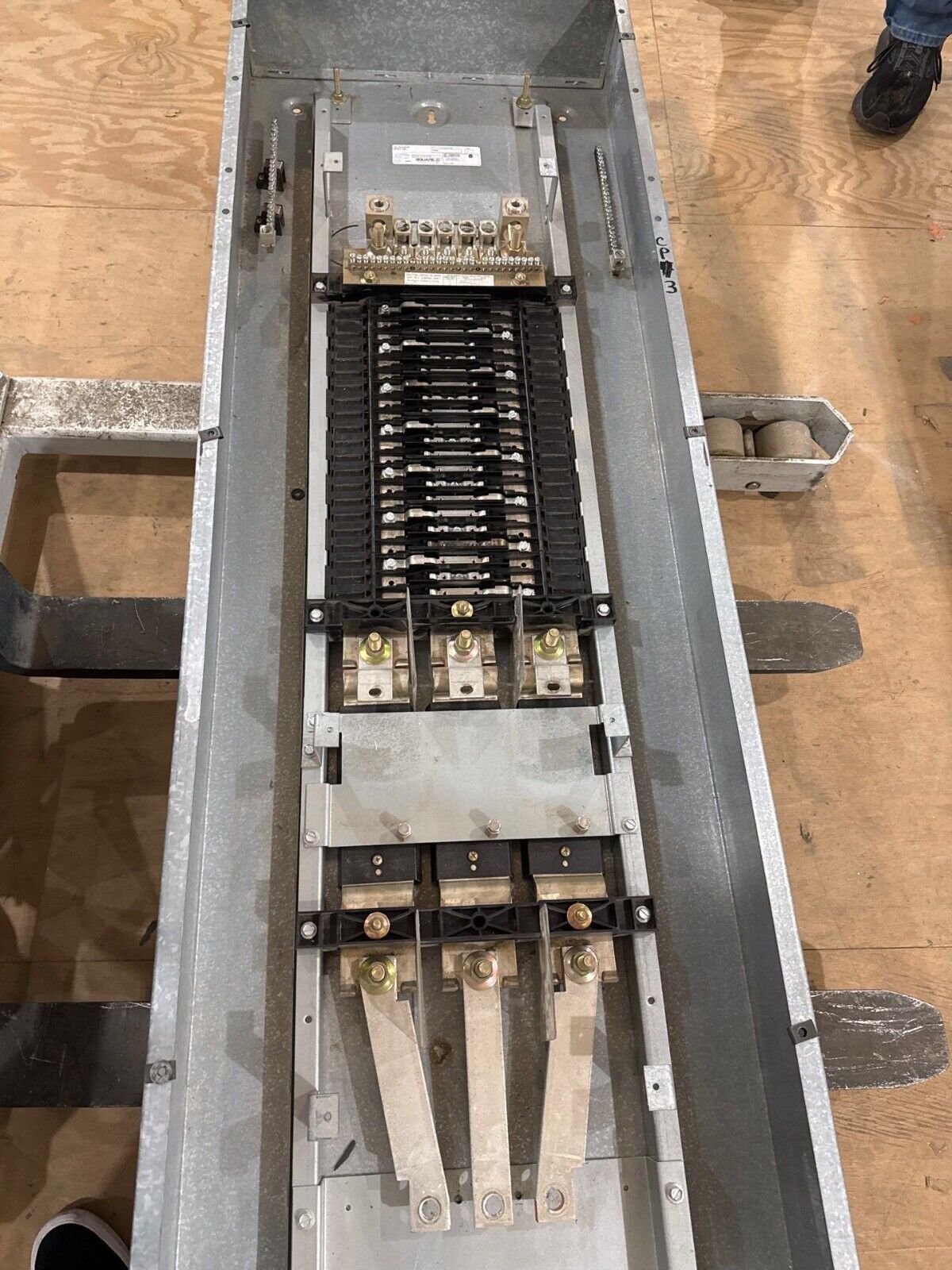 Square D NQOD Panelboard 250A 400A 208/120V 3PH 4W 42 Circuit MCB Indoor Encl P302 Used