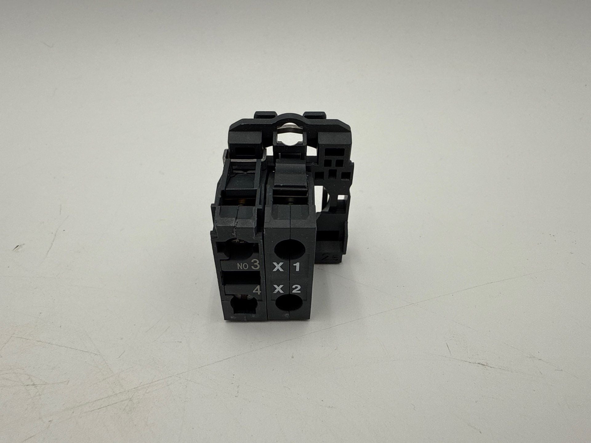 Schneider ZB5 AW061 Light Block With Body Fixing Collar Harmony XB5 New