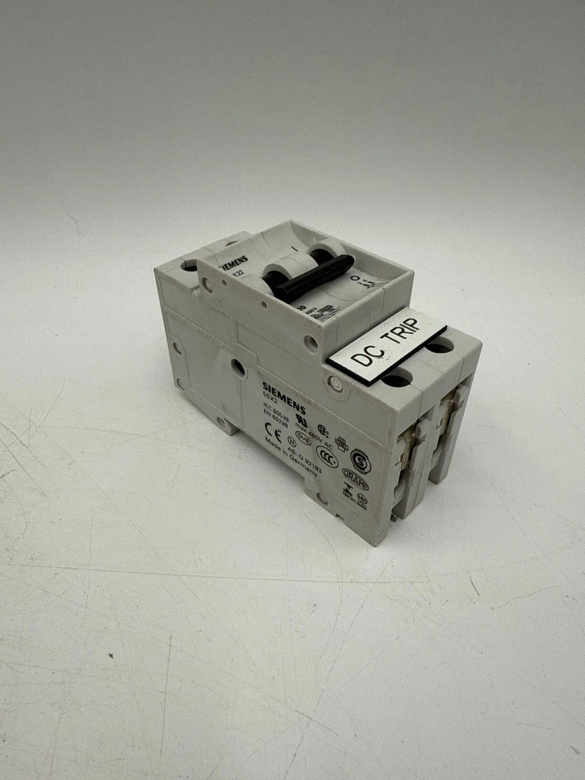 Siemens 5SX22-C10 Circuit Breaker 10A 2P 480V DIN Rail Mount 10 Amp 2 Pole Used