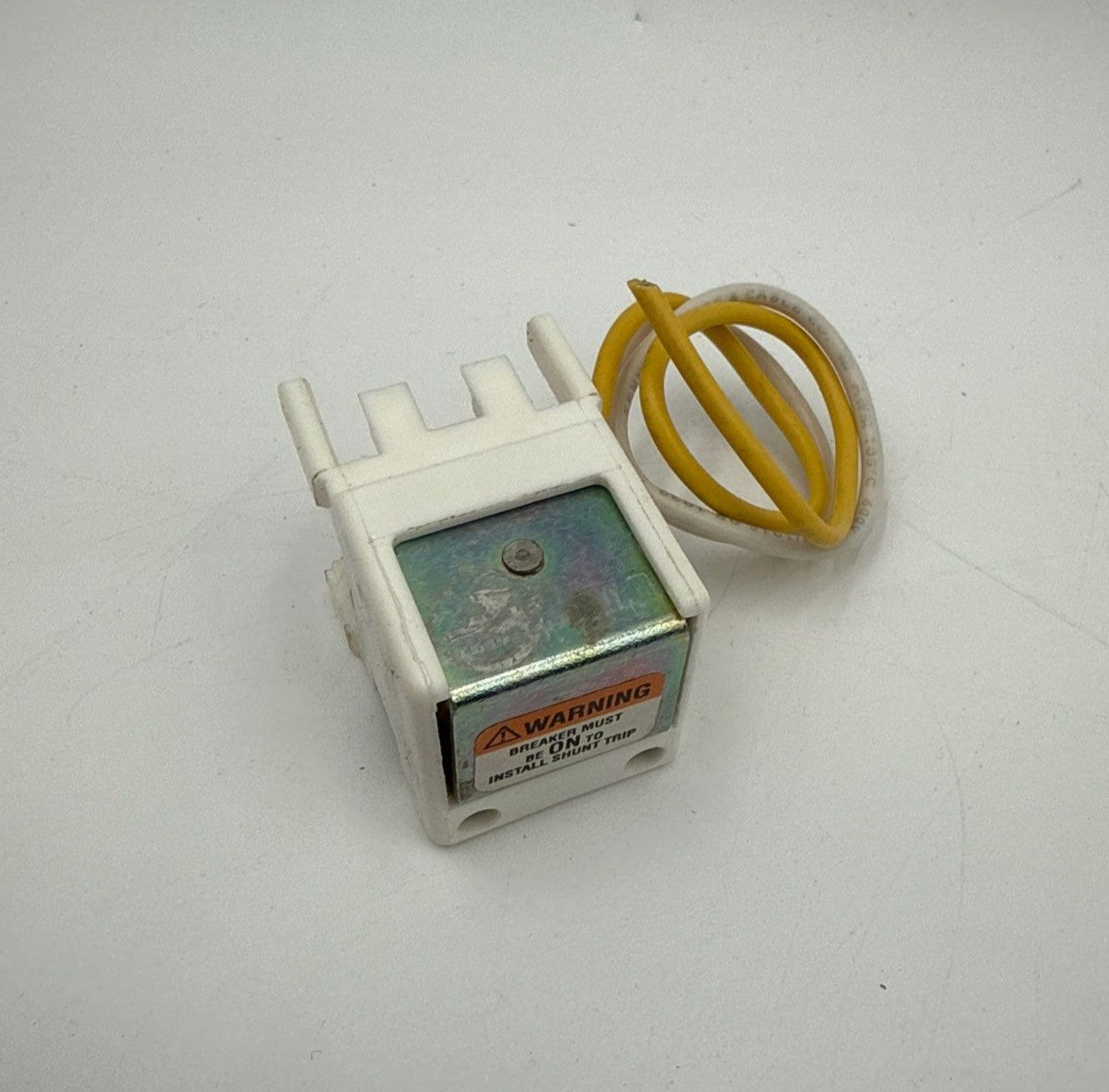 Eaton Cutler-Hammer SNT1RP08K Shunt Trip Device 48-127V AC Right FD EHD ED HFD Used