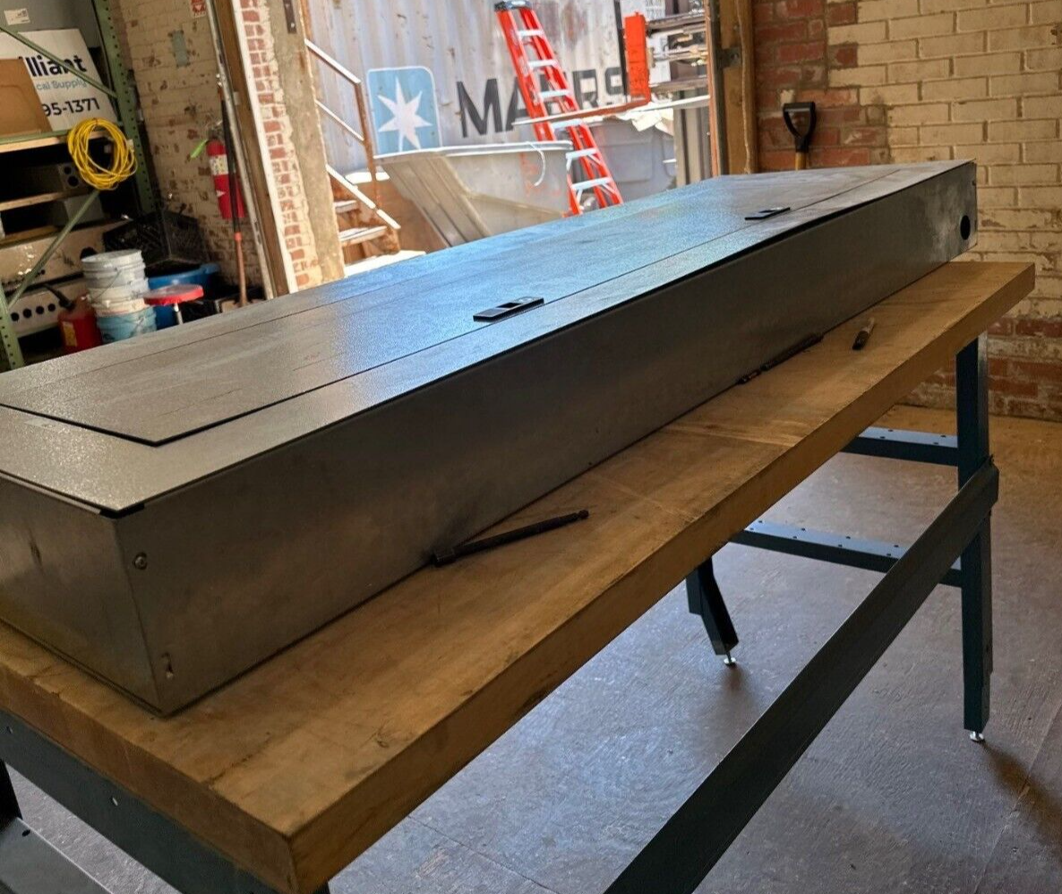 GE AEF3424MBX Panelboard 400A 480/277V 3PH 4W 42 Circuit Indoor Encl AB64B MCB P517 Used