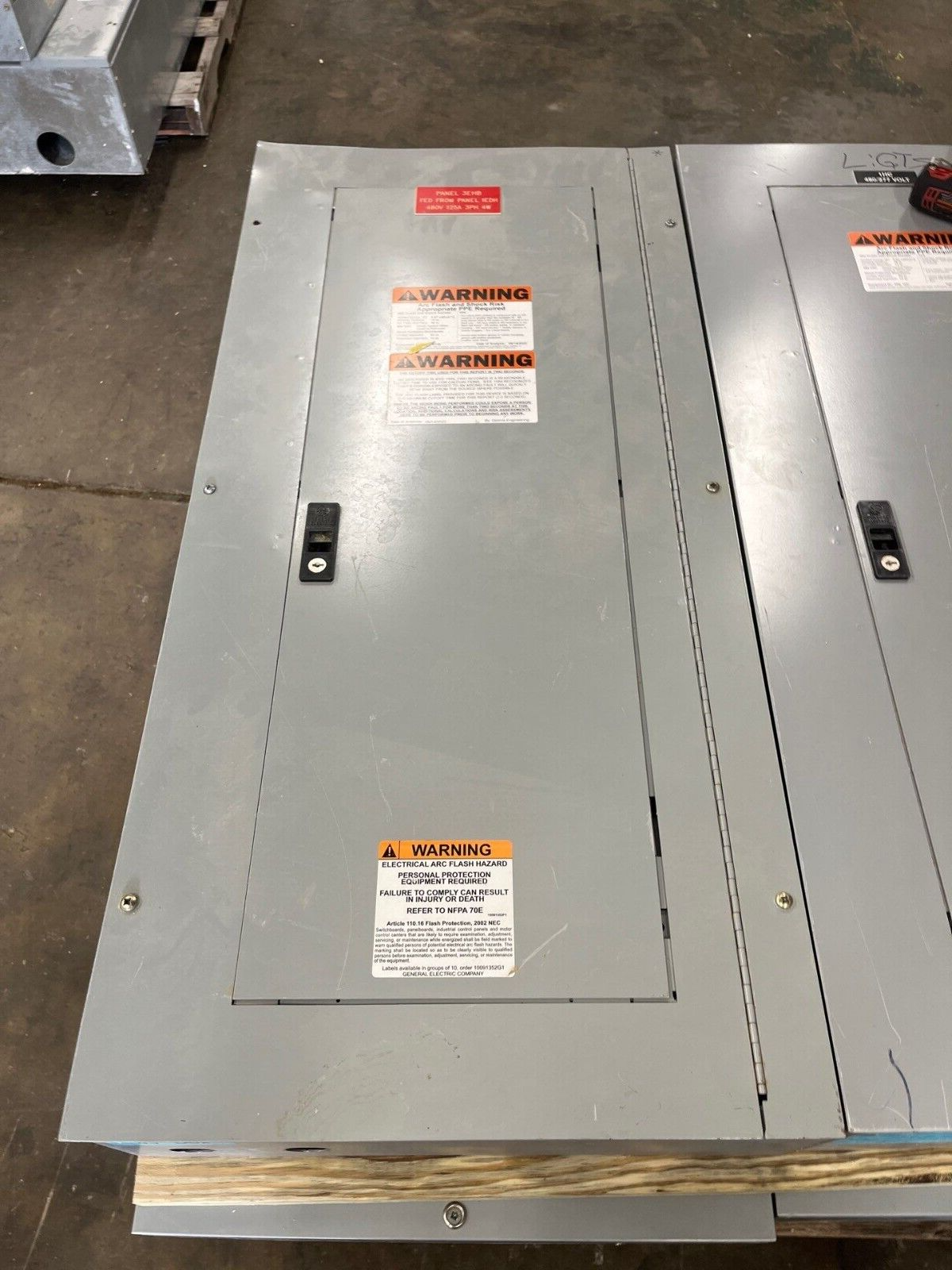 GE AEF3182KTX Panelboard 225A 480/277V 3PH 4W 18Cir Indoor Encl MCB SFHA36AT0250 P597 Used