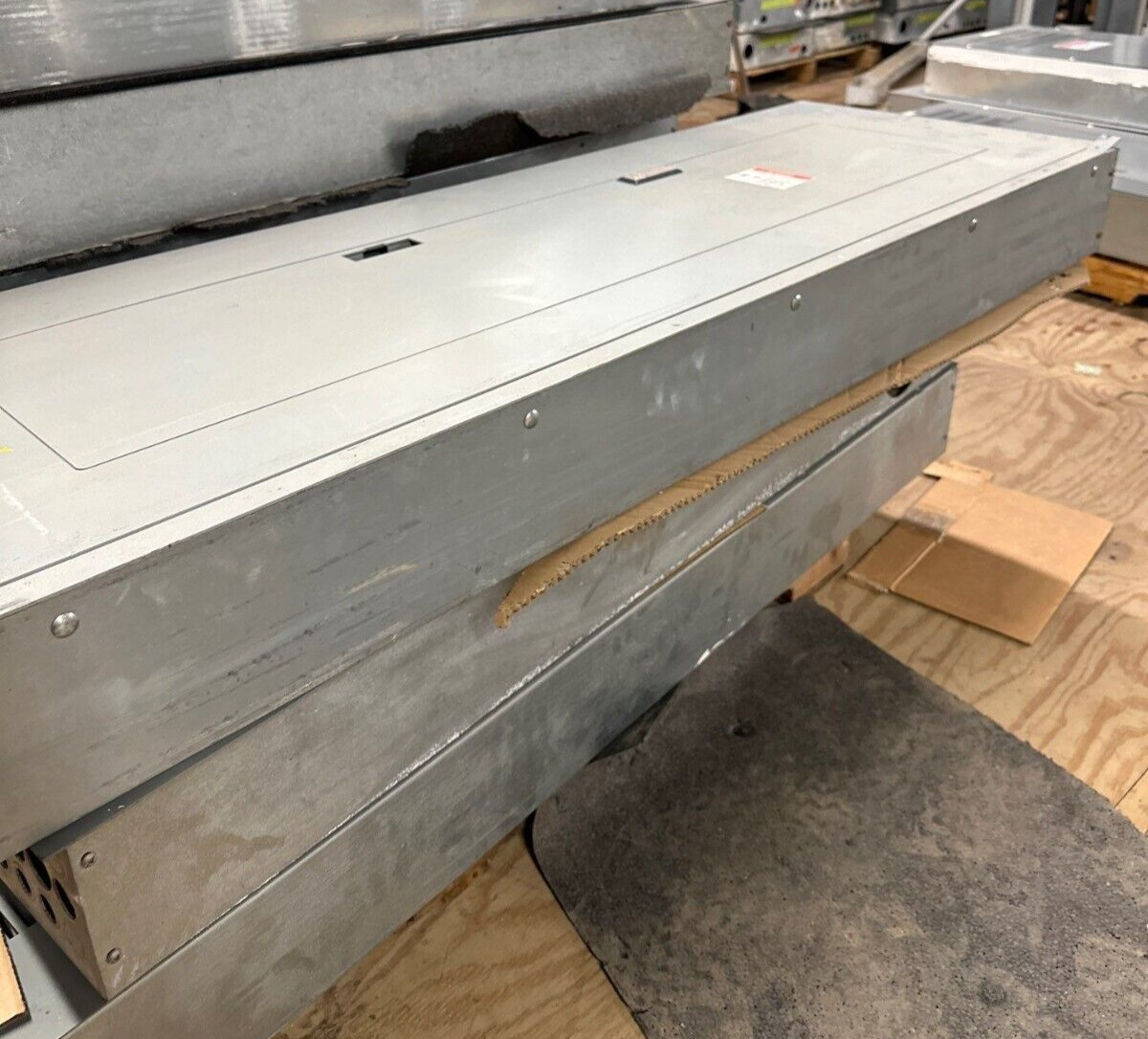 Eaton PRL1A Pow-R-Line Panelboard 400A 208Y/120V 3PH 4W MCB Indoor Encl 42 Cir P087 New