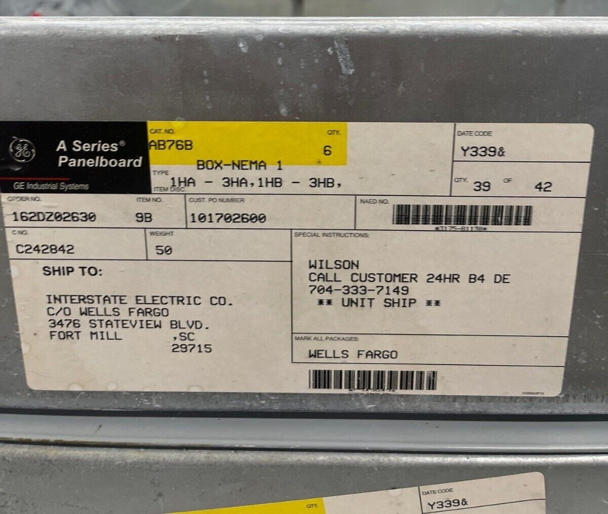 GE AEF3424MBX Panelboard 400A 3PH 480/277V 4W Indoor Encl 42Cir SFHA36AT0250 MLO P584 Used