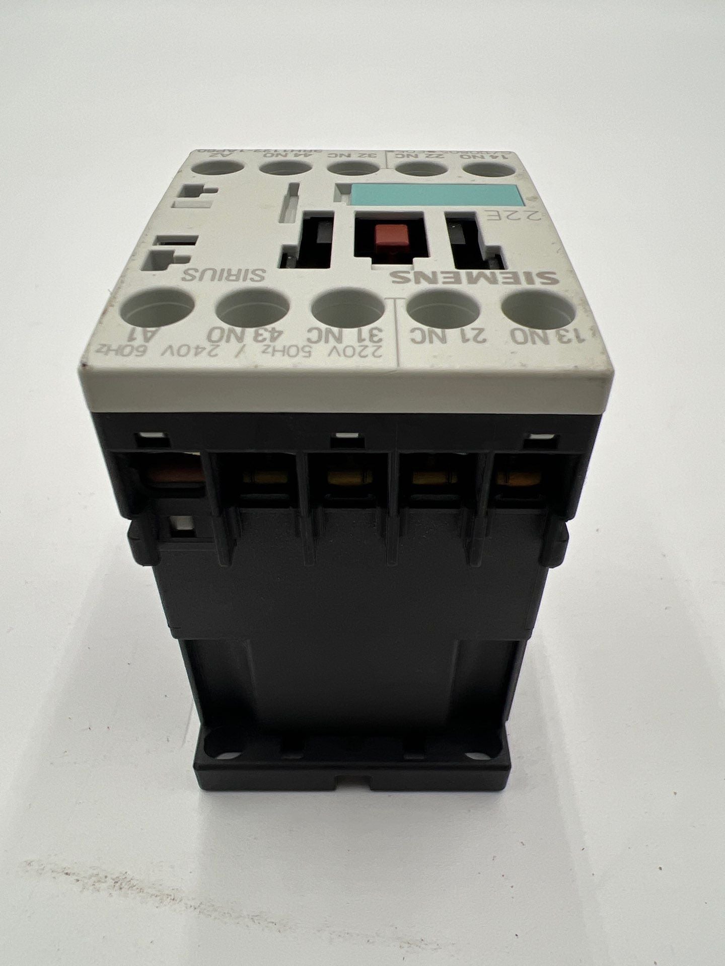 Siemens 3RH1122-1AP60 Used