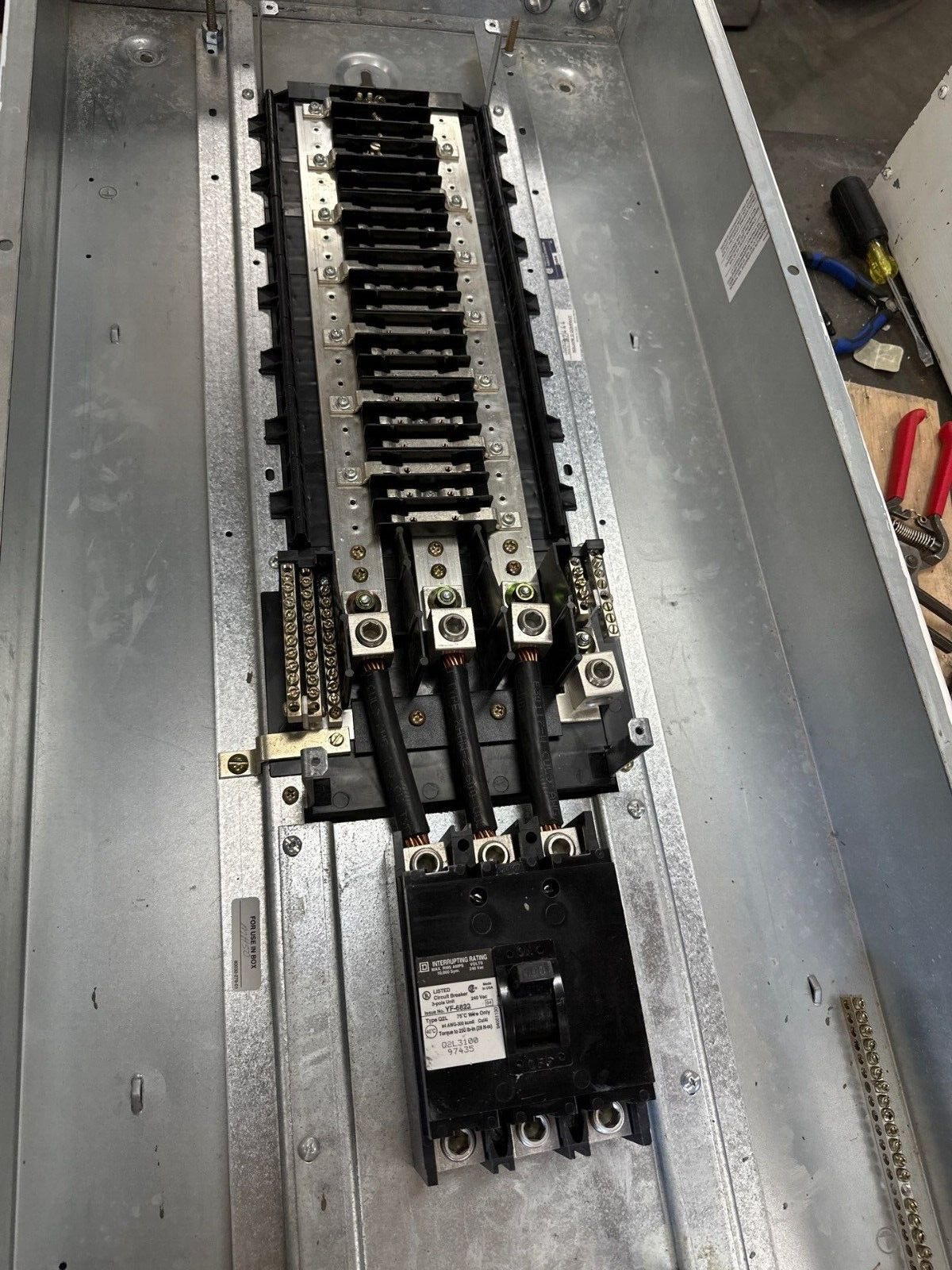 Square D NQOD442M225 NQOD Panelboard 225A 208Y/120V 3PH 4W Indoor Encl MCB 42Cir P338 Used