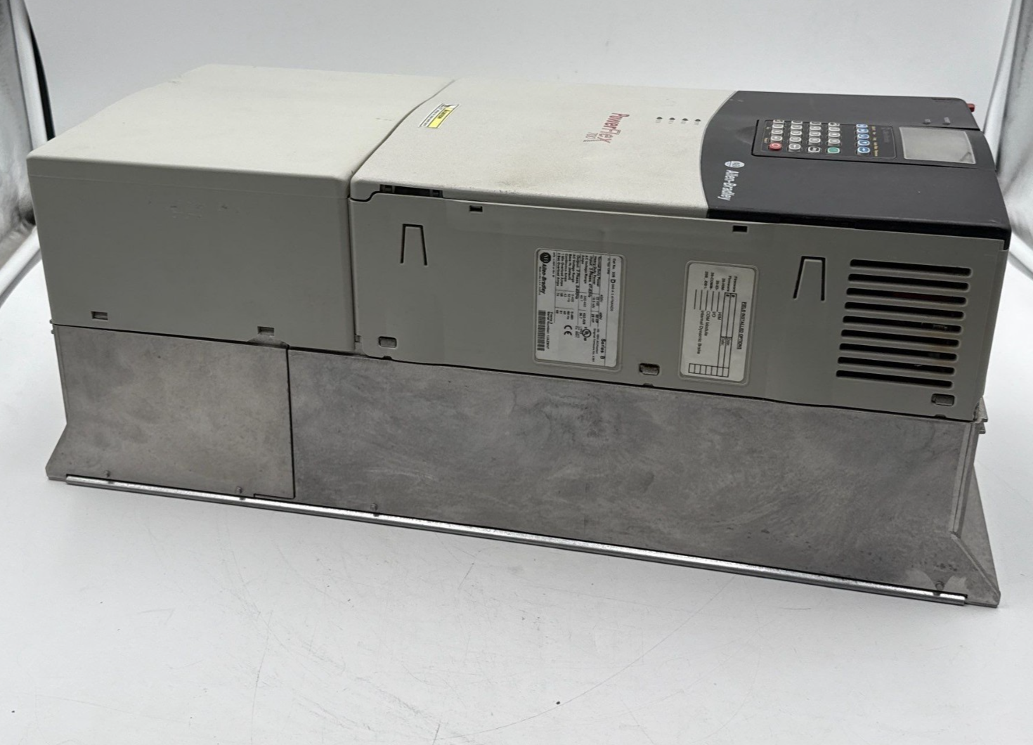 Allen Bradley 20BD040A3AYNAND0 PowerFlex 700 AC Drive 30HP 22kW 480V 3PH 47-63Hz Used