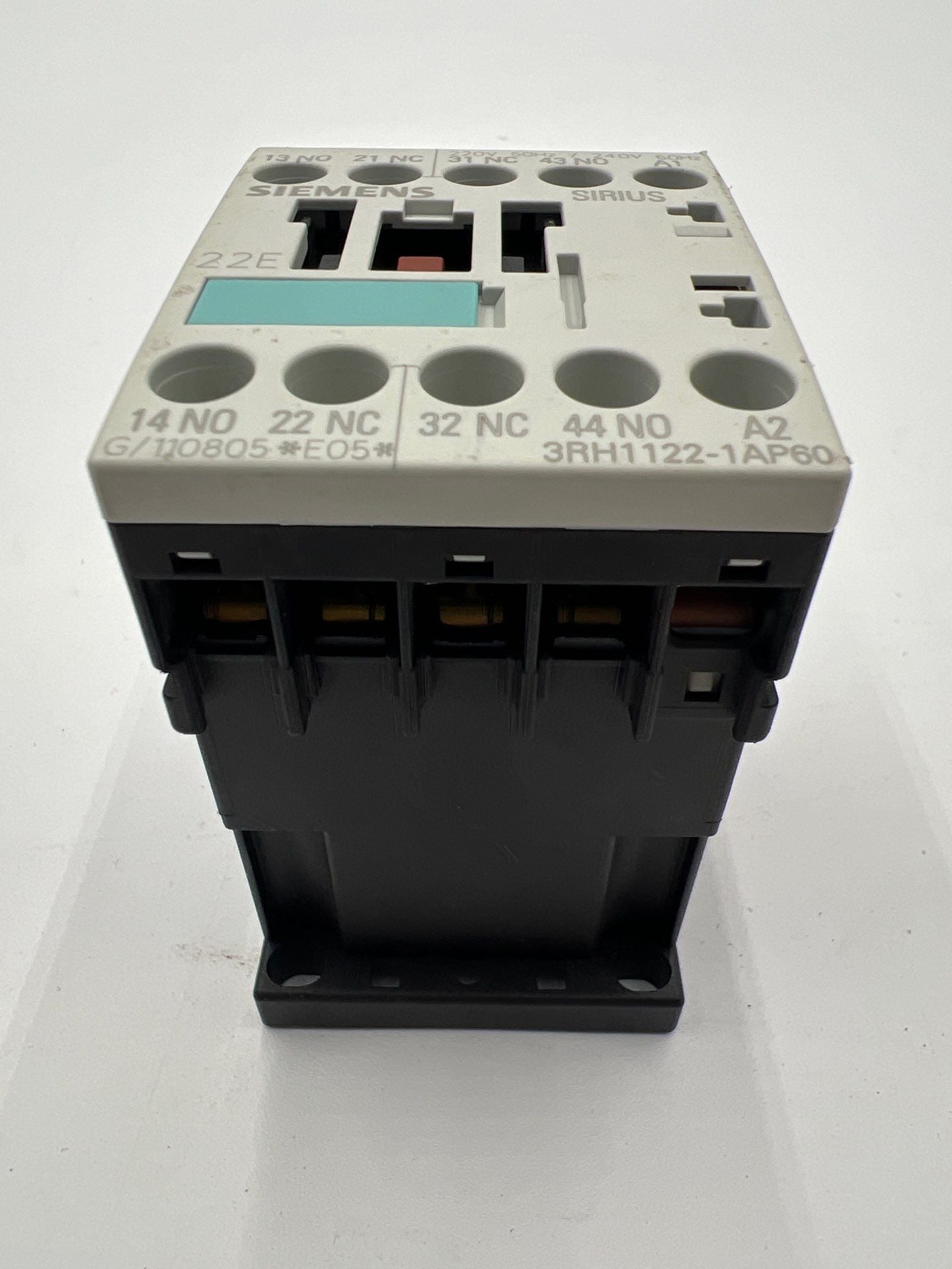 Siemens 3RH1122-1AP60 Used