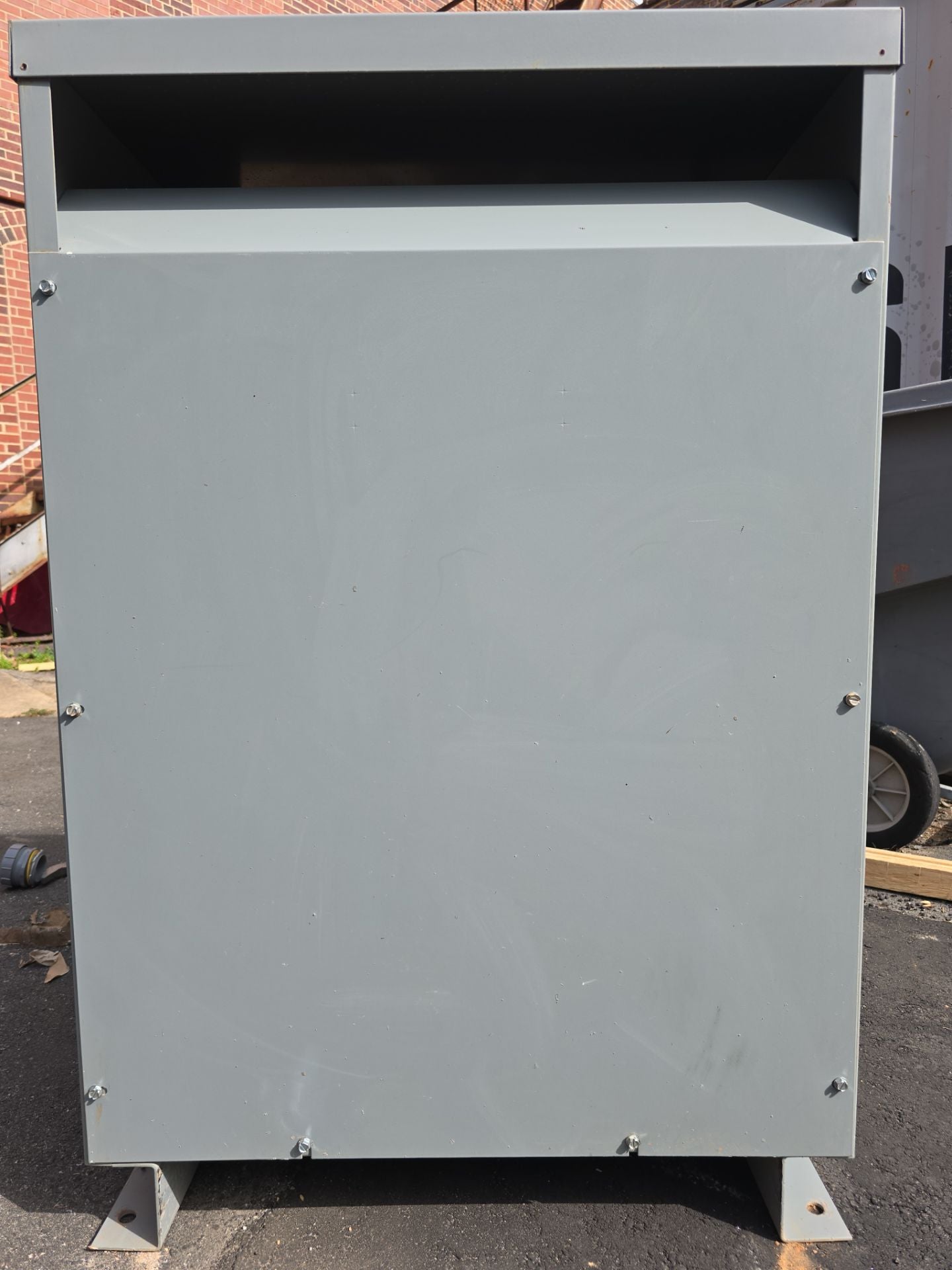 75KVA FPE T48LH2Y-75 Transformer Pri 480V Sec 208/120V 3PH Indoor Model 36B Used