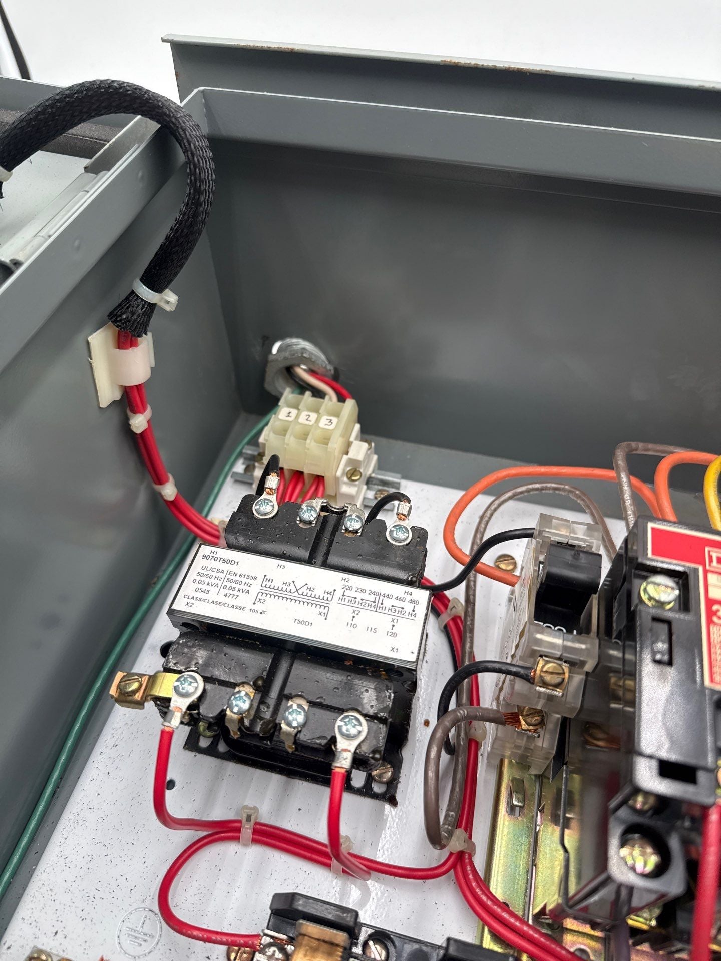 Square D 8903SM02 Lighting Contactor Encl 120V Coil 9070T50D1 Transformer Used