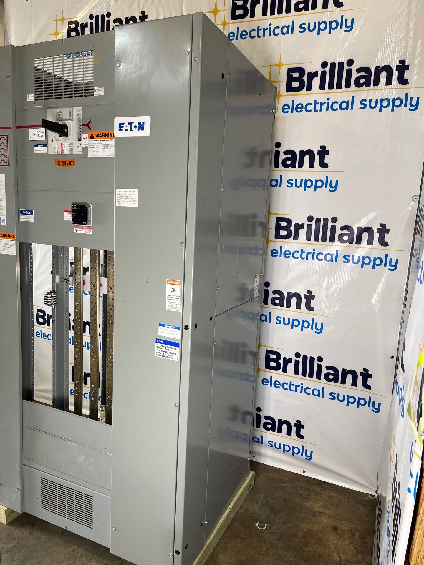 Eaton PRLC Switchboard 1200A 208/120V 3PH 4W NGH312039E LSIG Maintenance Mode Used