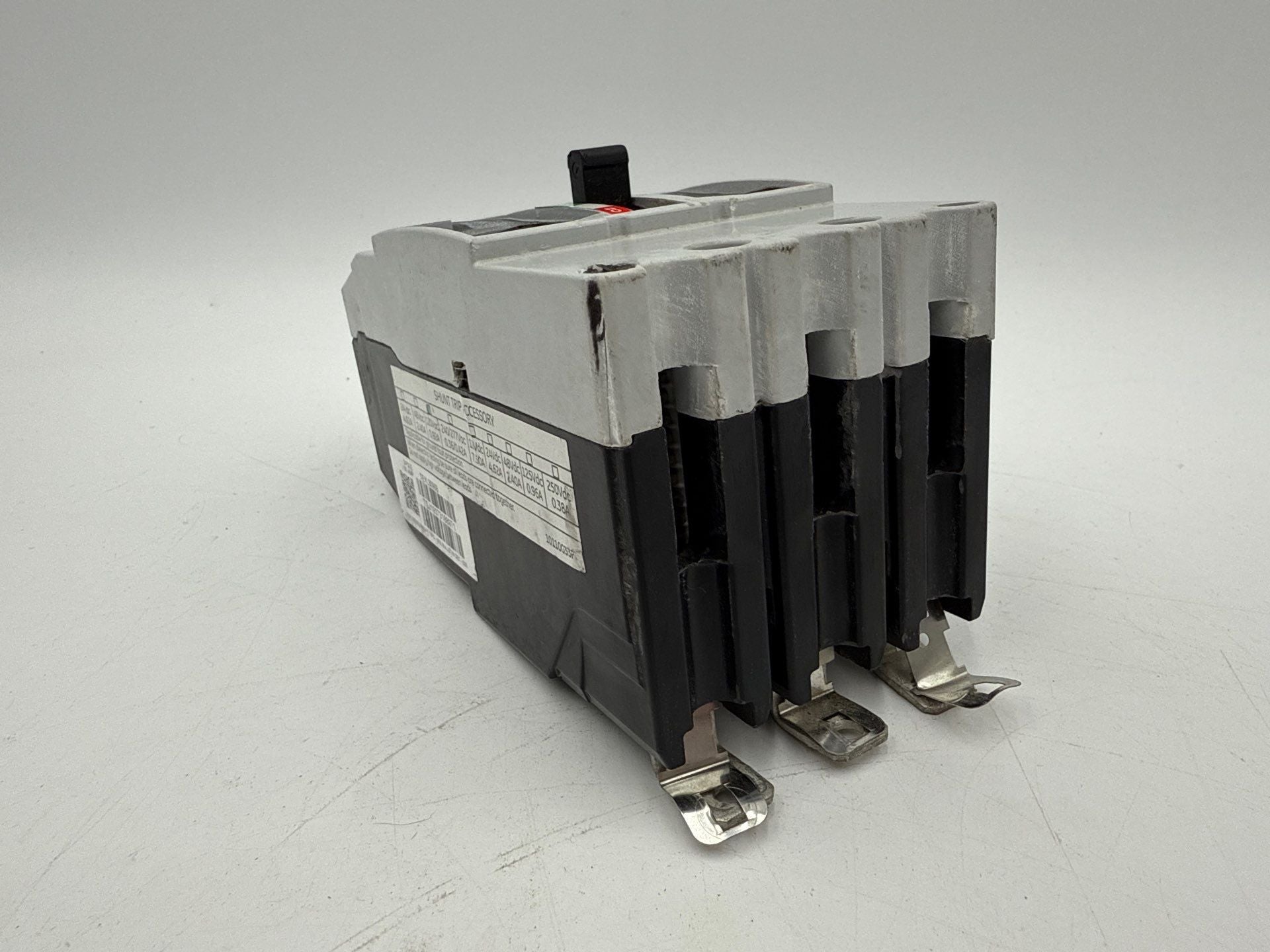 GE TEYL3090B Circuit Breaker 90A 3P 480/277V 3PH TEYL 90 Amp 3 Pole Bolt On Used