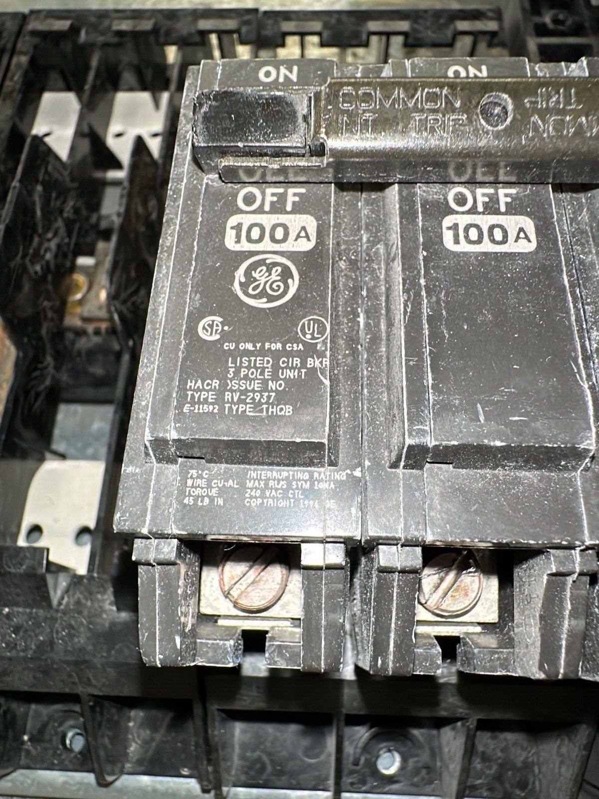 GE AQF3421AB Panelboard 125A 208Y/120V 3PH 24 CIR Indoor Encl MCB AB31B Box P224 Used