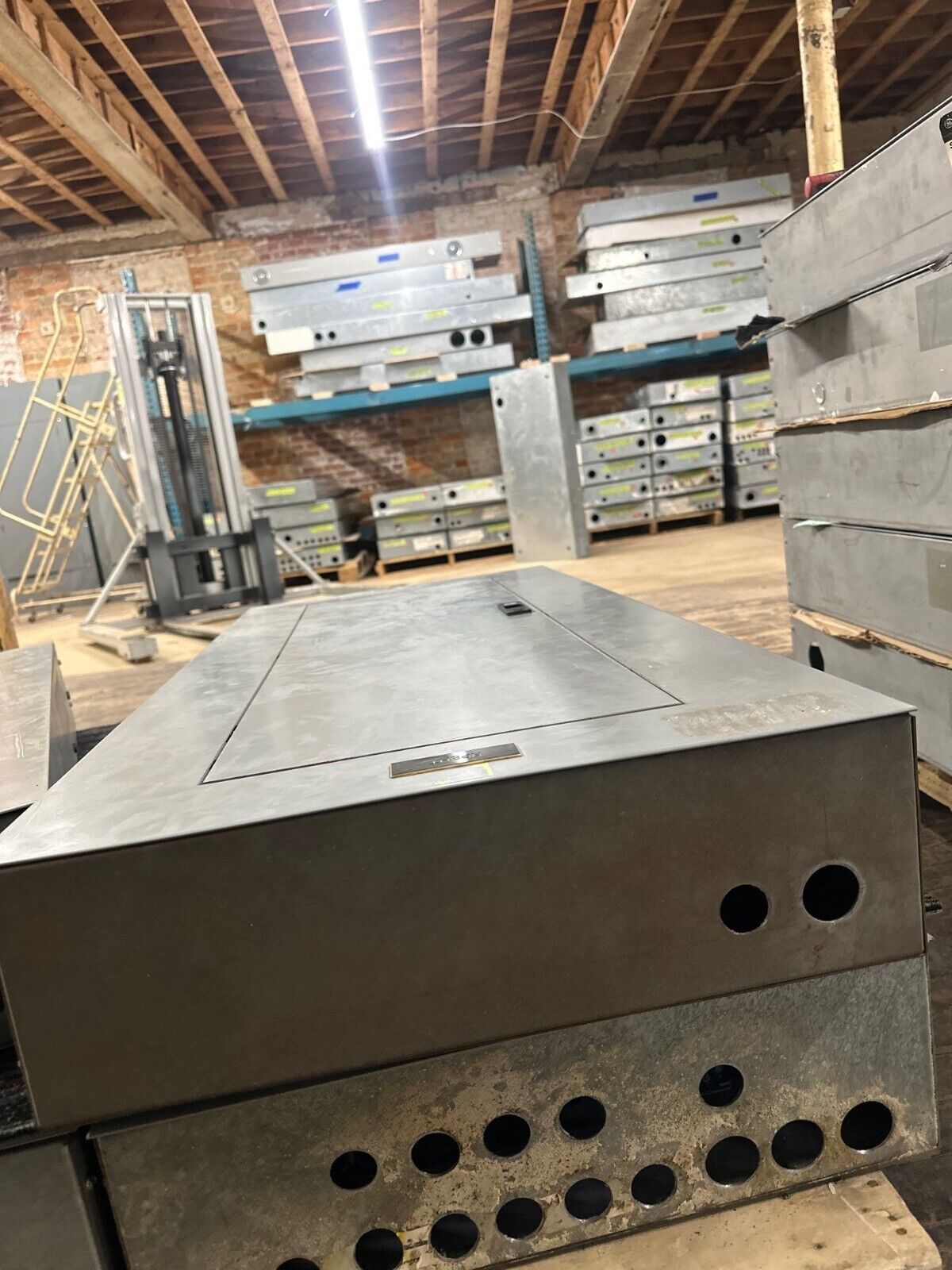 GE AQF3421ABX Panelboard 125A 208Y/120 3PH 4W 42 CIR MCB Main THQB32100 NEMA 1 P018 Used