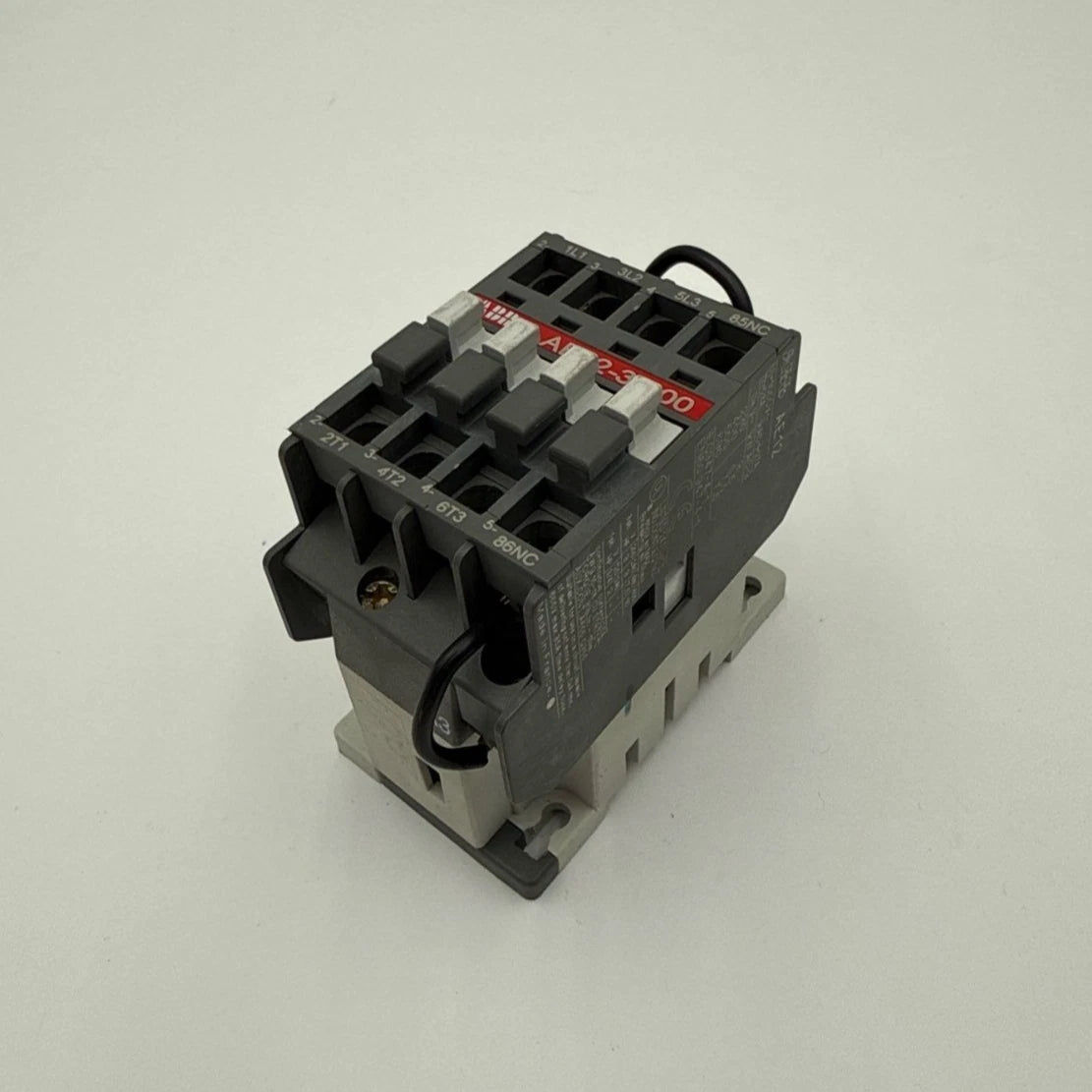 ABB AE12-30-00 Contactor 25A 3P 600V 3PH 10HP Coil 24VDC DIN Rail Mount Used