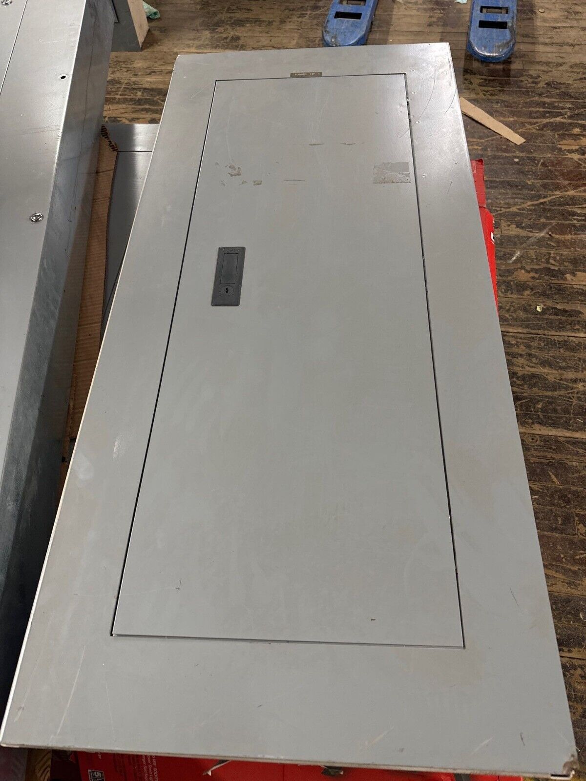 Siemens S1C42ML250ABS S1 Panelboard 250A 208/120V 3PH MLO Indoor Encl 42 Circuit P067 Used