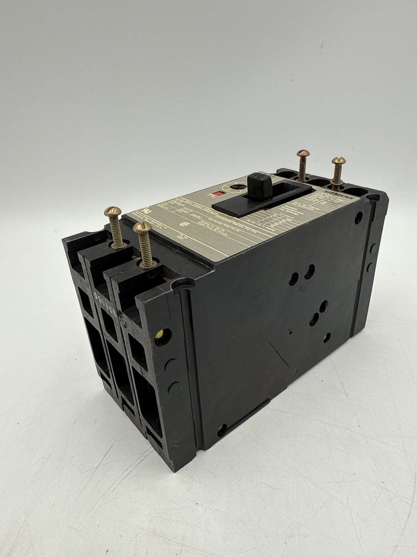 ITE Siemens ED63A010 Circuit Breaker 10A 3P 600V 3PH ED6-ETI 10 Amp 3 Pole Used