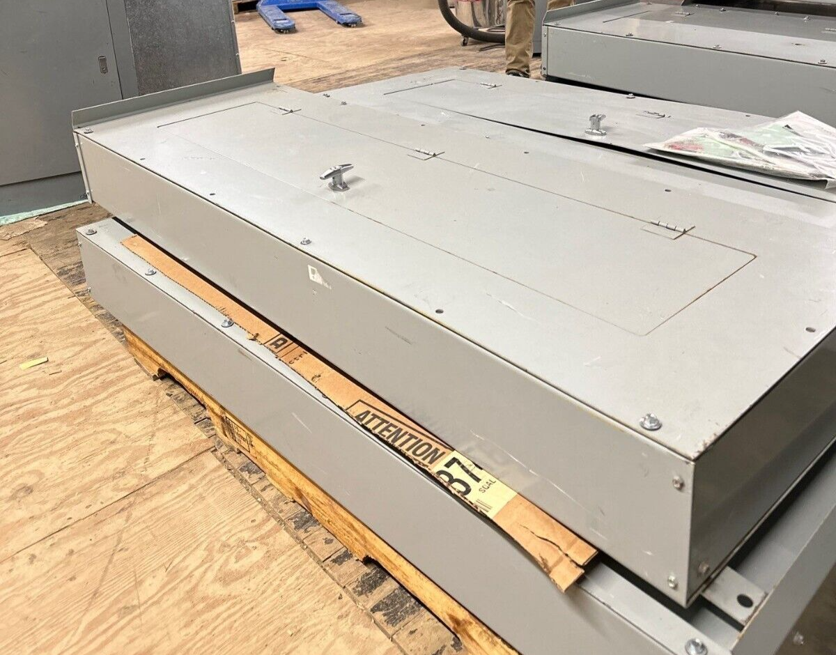 Eaton PRL3A Panelboard 400A 480Y/277V 3PH 4W Main Lug 3R Outdoor Encl MLO 18 Cir P282 Used