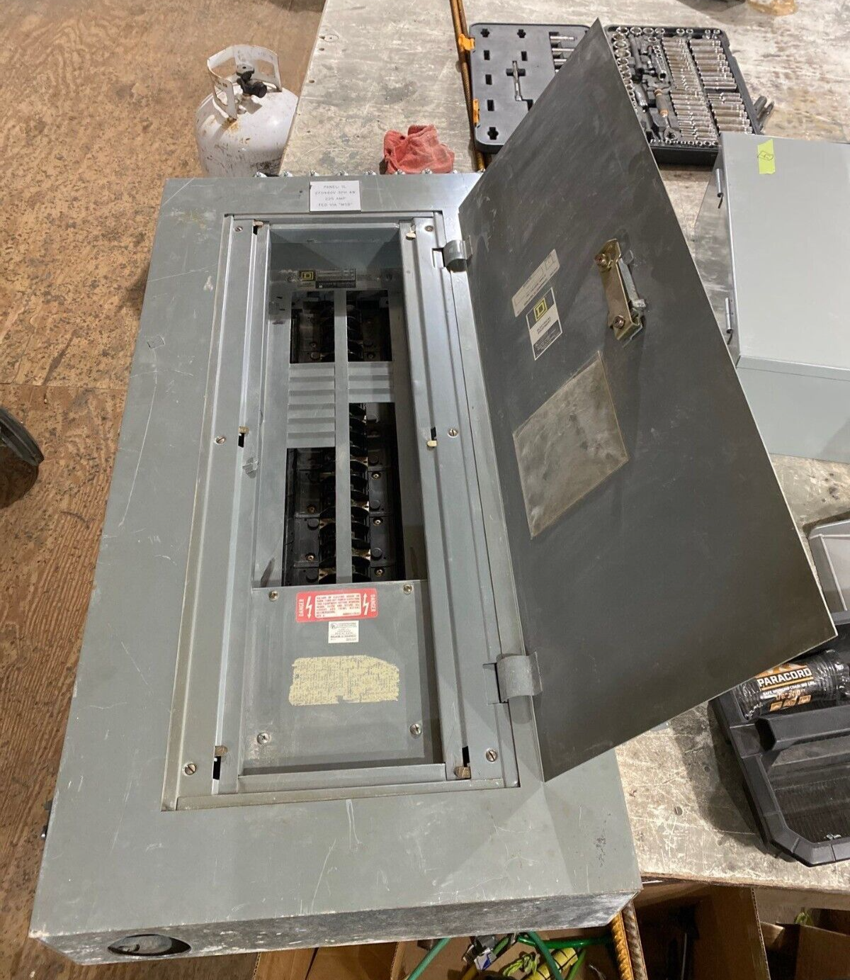 Square D NEHB Panelboard 225A 480/277V 3PH 4W Indoor Encl 42 Cir Main Lug MLO P654 Used