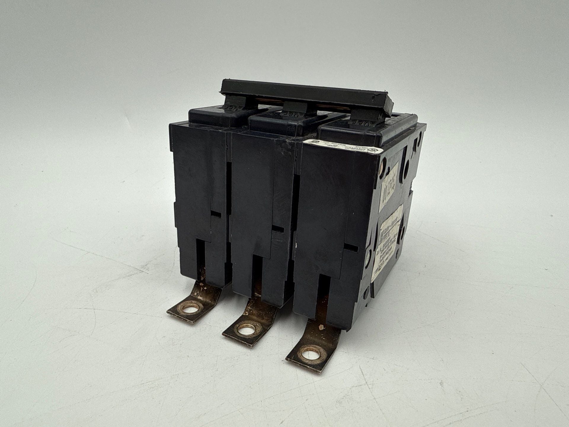 Eaton BAB3090H Circuit Breaker 90A 3P 240V BAB 90 Amp 3 Pole Bolt On 3PH BA390 Used