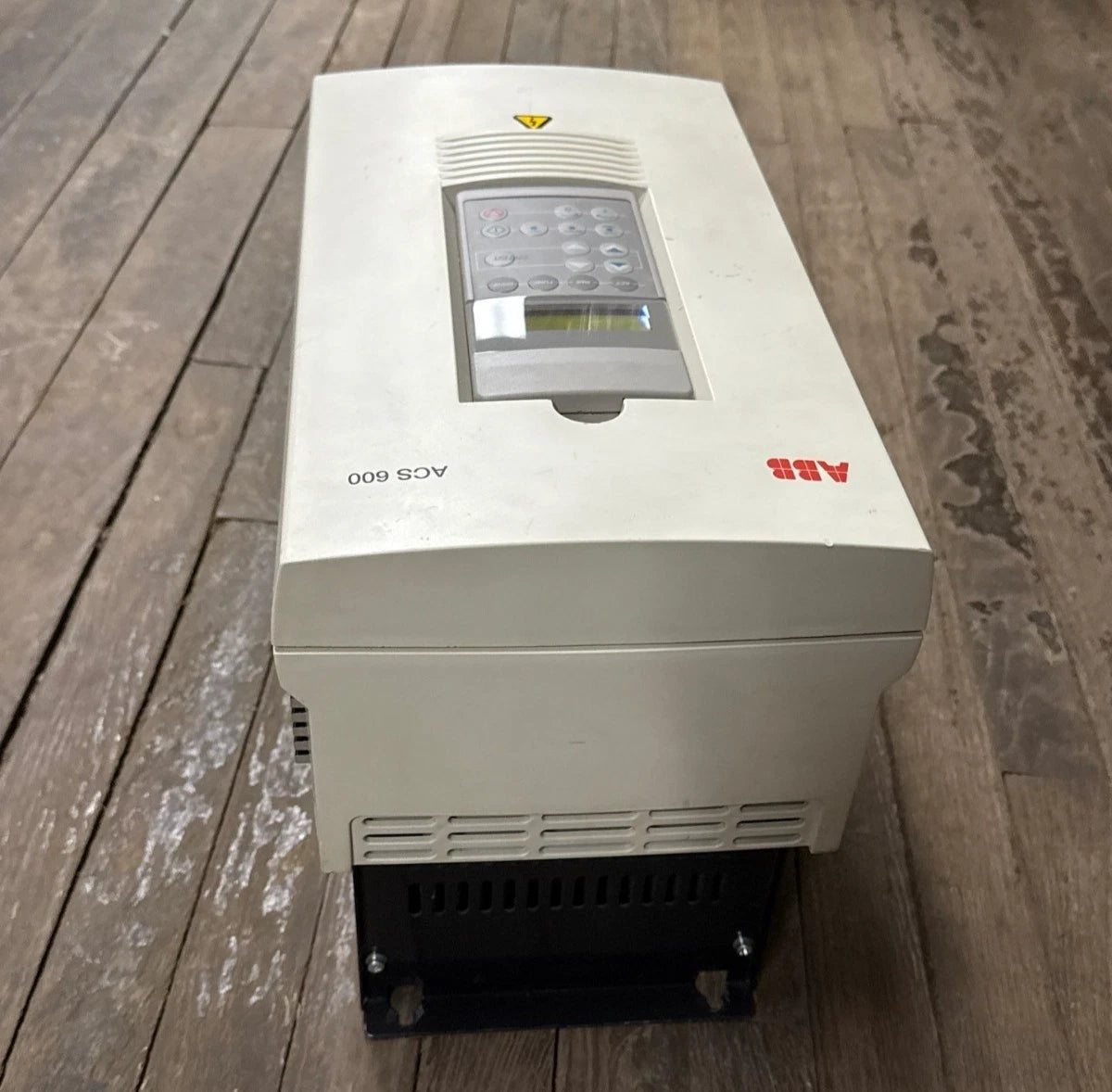 ABB ACS601-0006-4-000B1200800 Variable Freq Drive 5HP 380-500VAC 3PH 48-63Hz Used