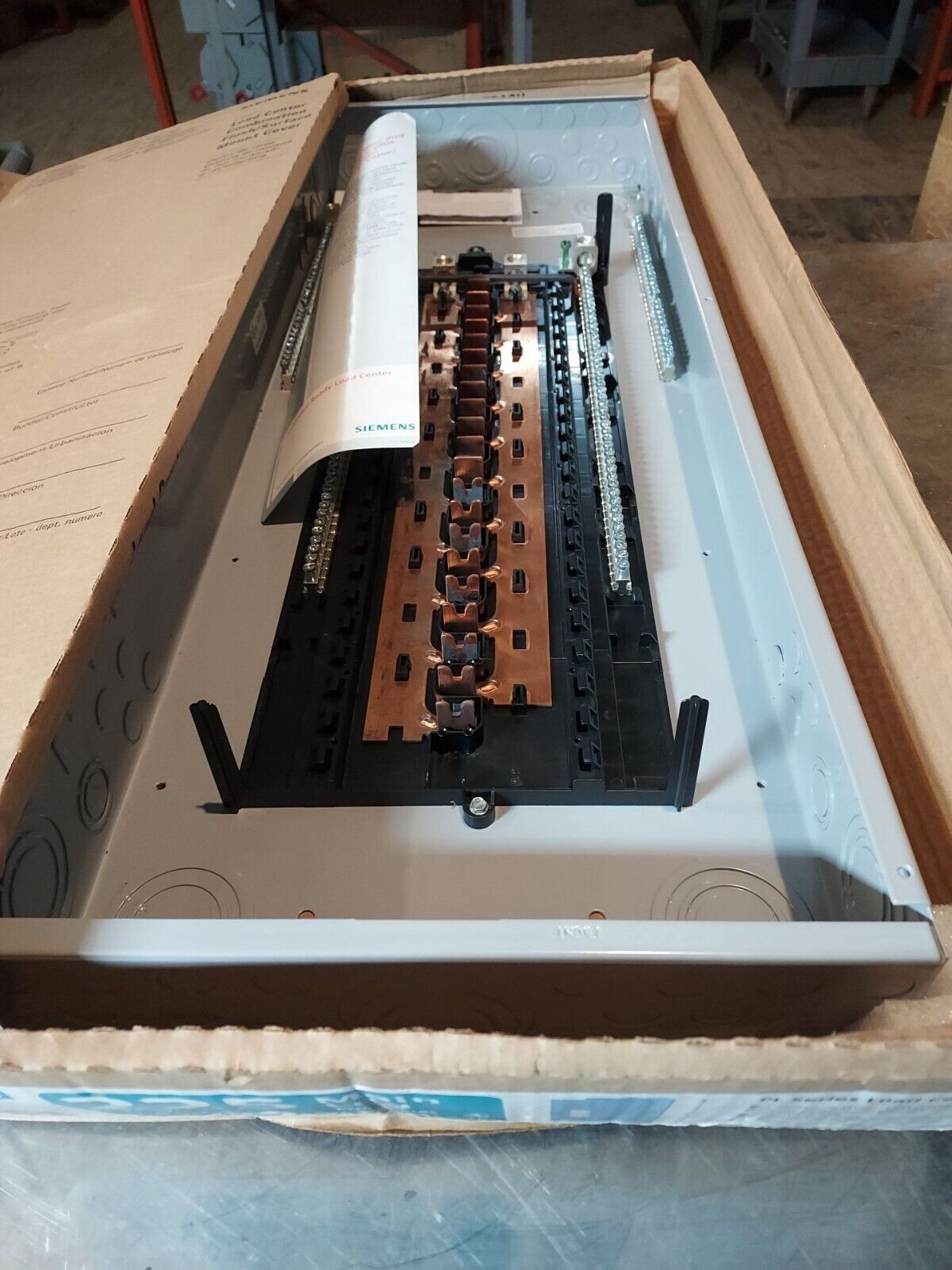 Siemens P4260L1225CU Main Lug Load Center 225A 120/240V 1PH 3W 42 Space NOS P660-NS New