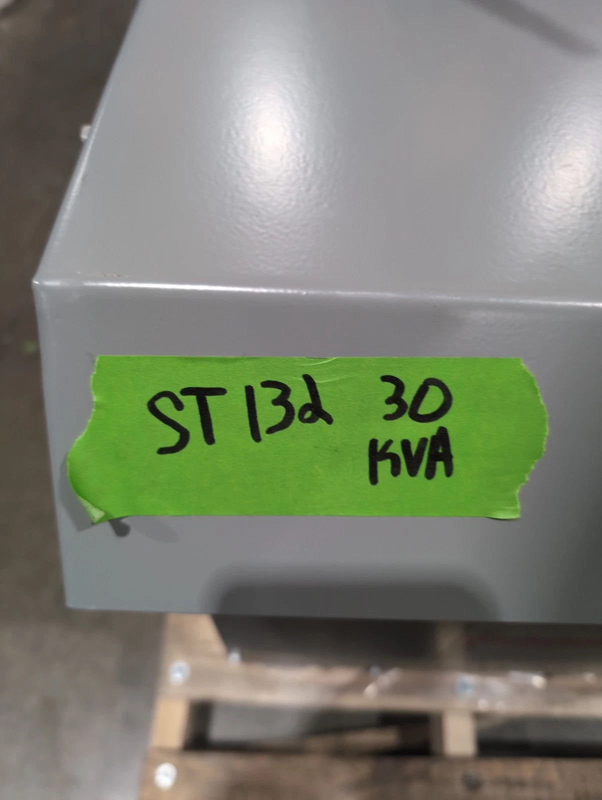 30KVA Siemens 3F3Y030D16 Transformer Pri 480V Sec 208/120V 3PH 3R Encl Outdoor New