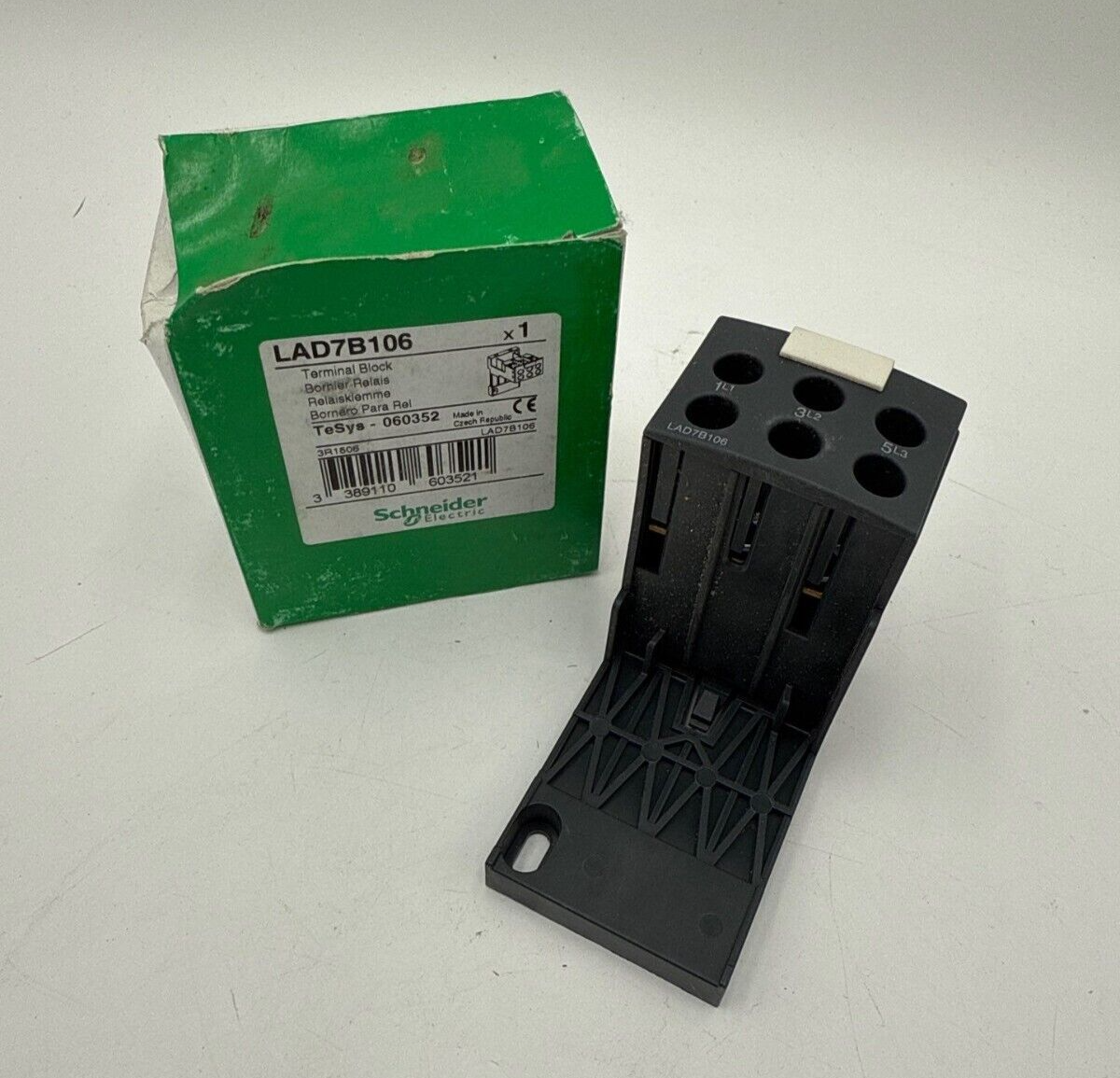 Schneider LAD7B106 New