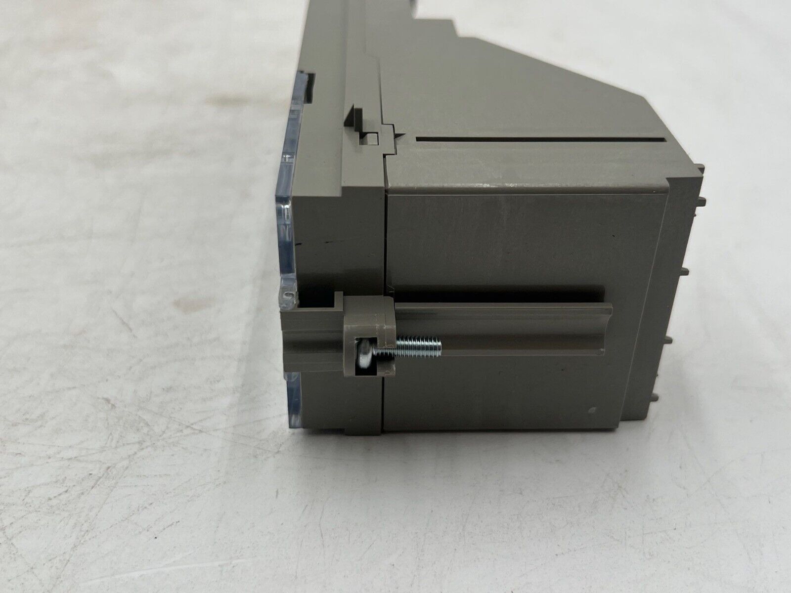 Square D Schneider 2449833 New