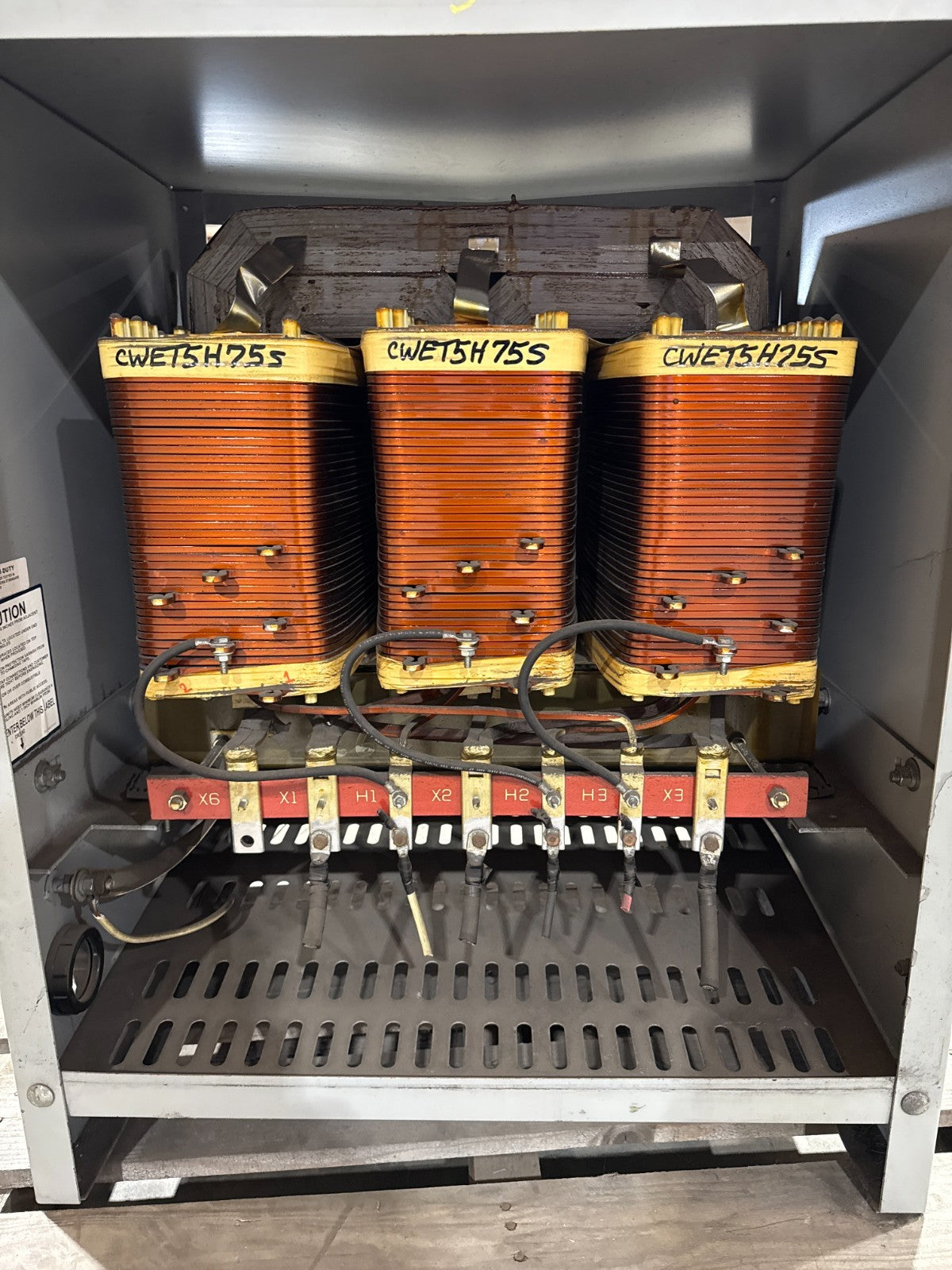 75KVA Hevi-Duty Transformer ET5H75S Pri 480V Sec 240/120V 3PH Indoor Encl Used