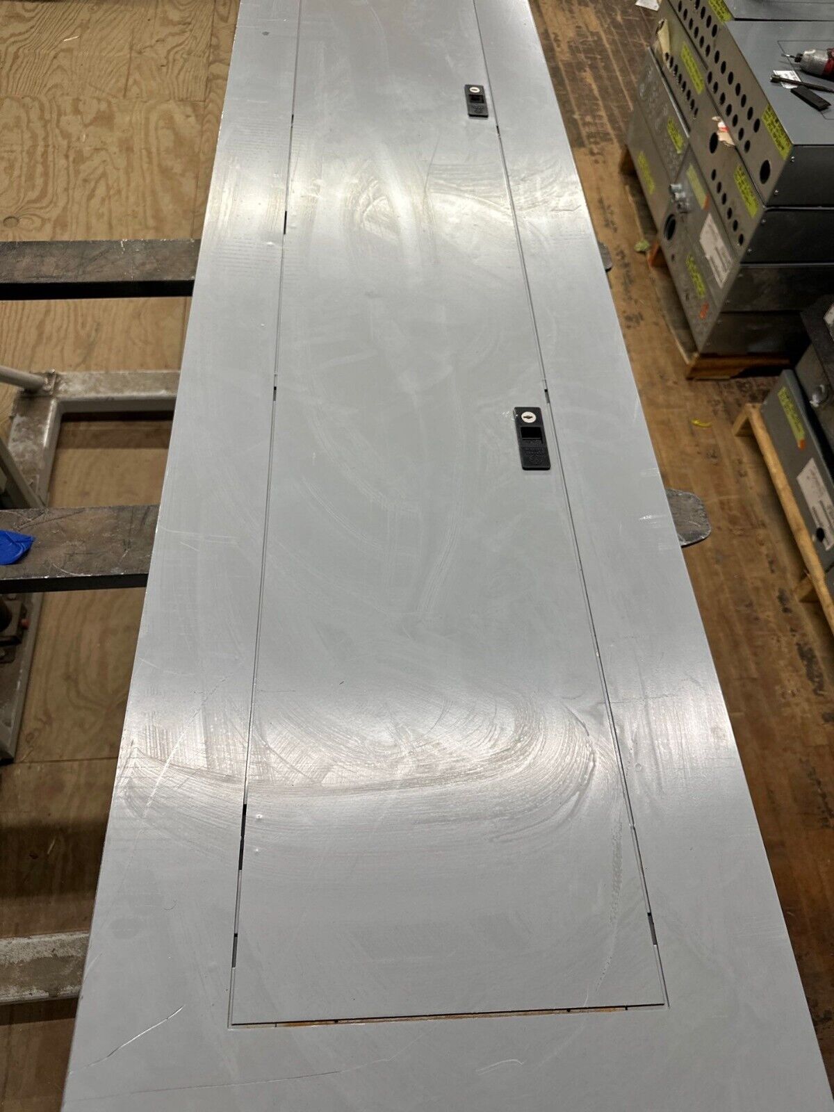 GE AEF3424DBX Panelboard 400A 480Y/277V 3PH 4W 42 Cir Indoor Encl MCB 400 Amp P311 Used