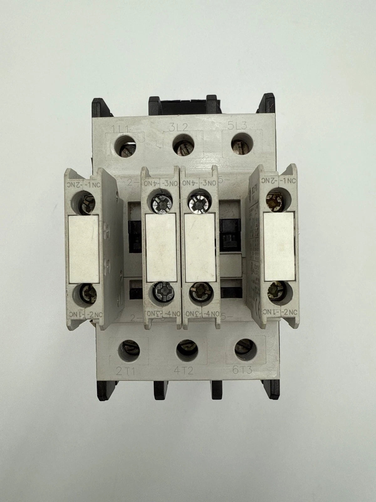 GE CL06A300M Contactor 80A 3P 600V 3PH 40HP Coil 110/120V Aux Contact BCLF01 Used