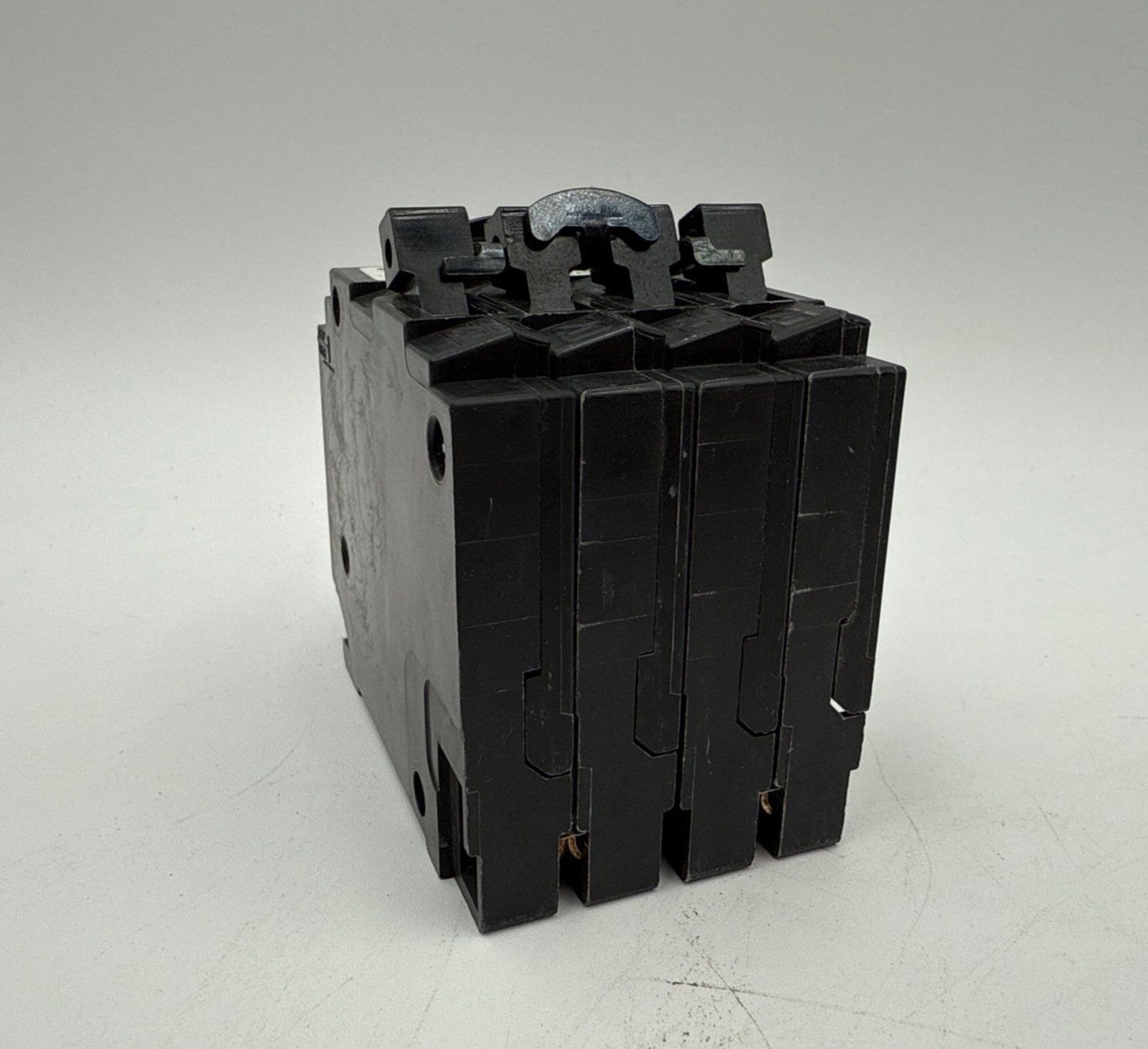 Siemens Q23020 Circuit Breaker 20 Amp 30 Amp 120/240V QT Plug-On Quad Two 2 Pole New